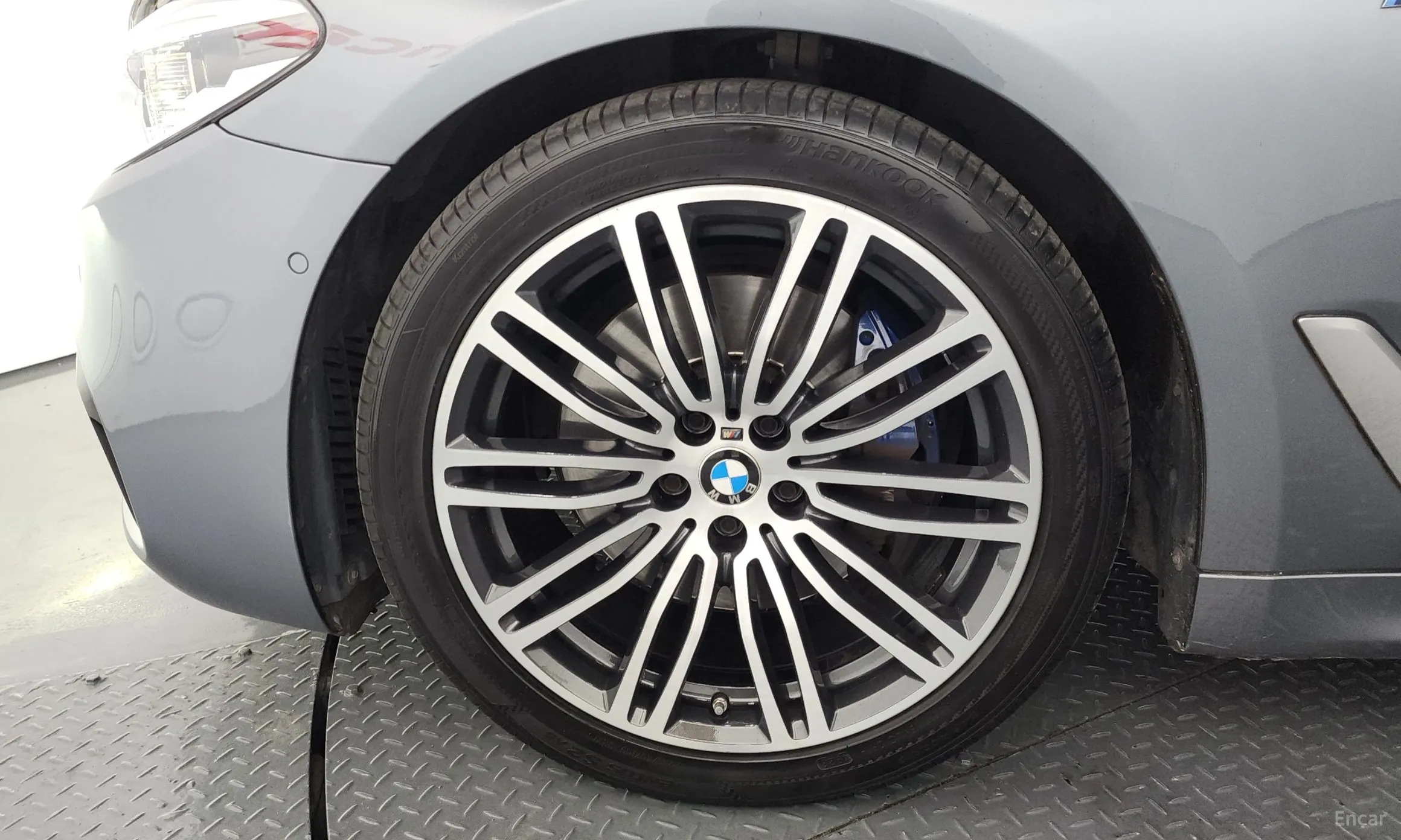 BMW 5 Series (G30) превью 5
