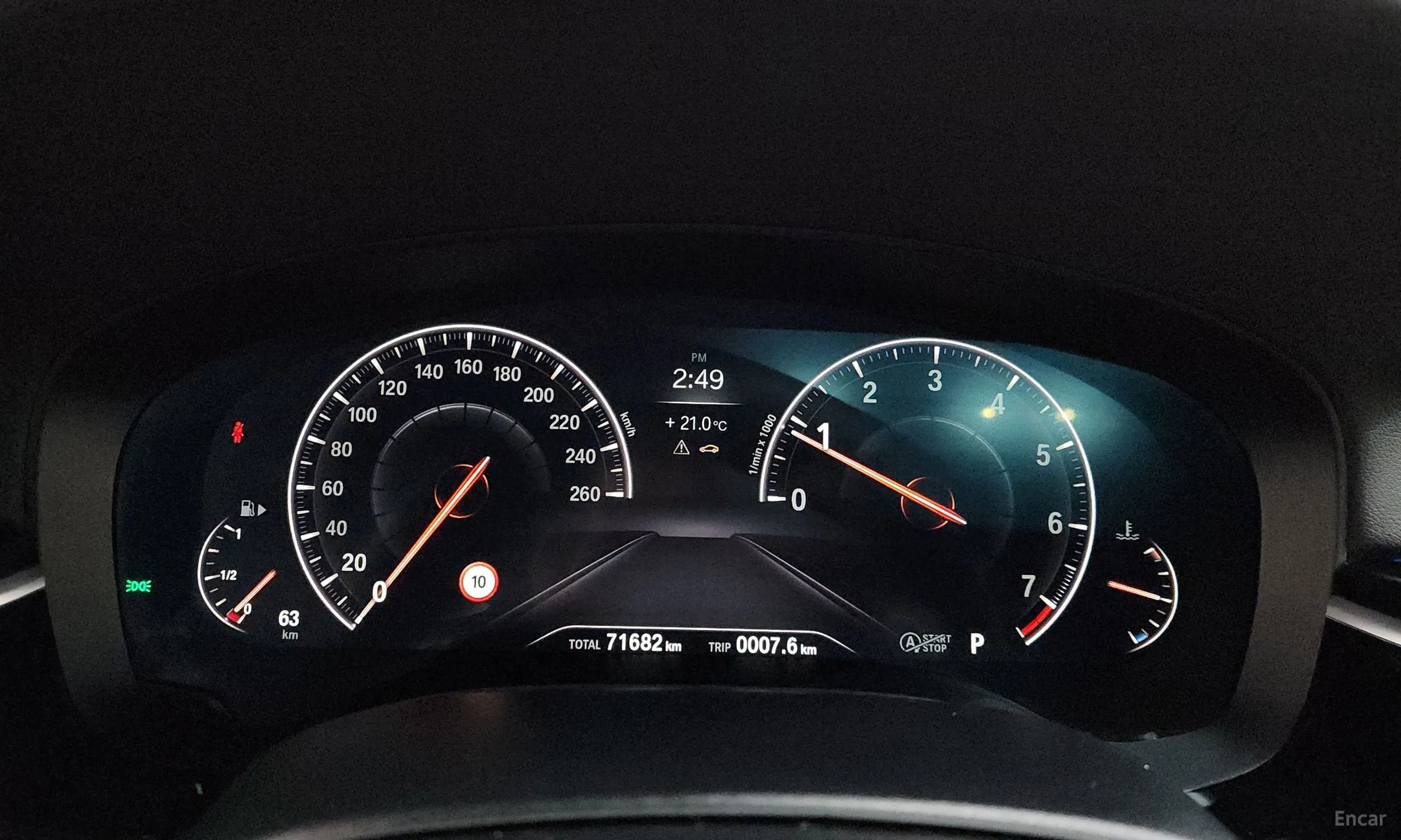 BMW 5 Series (G30) превью 8