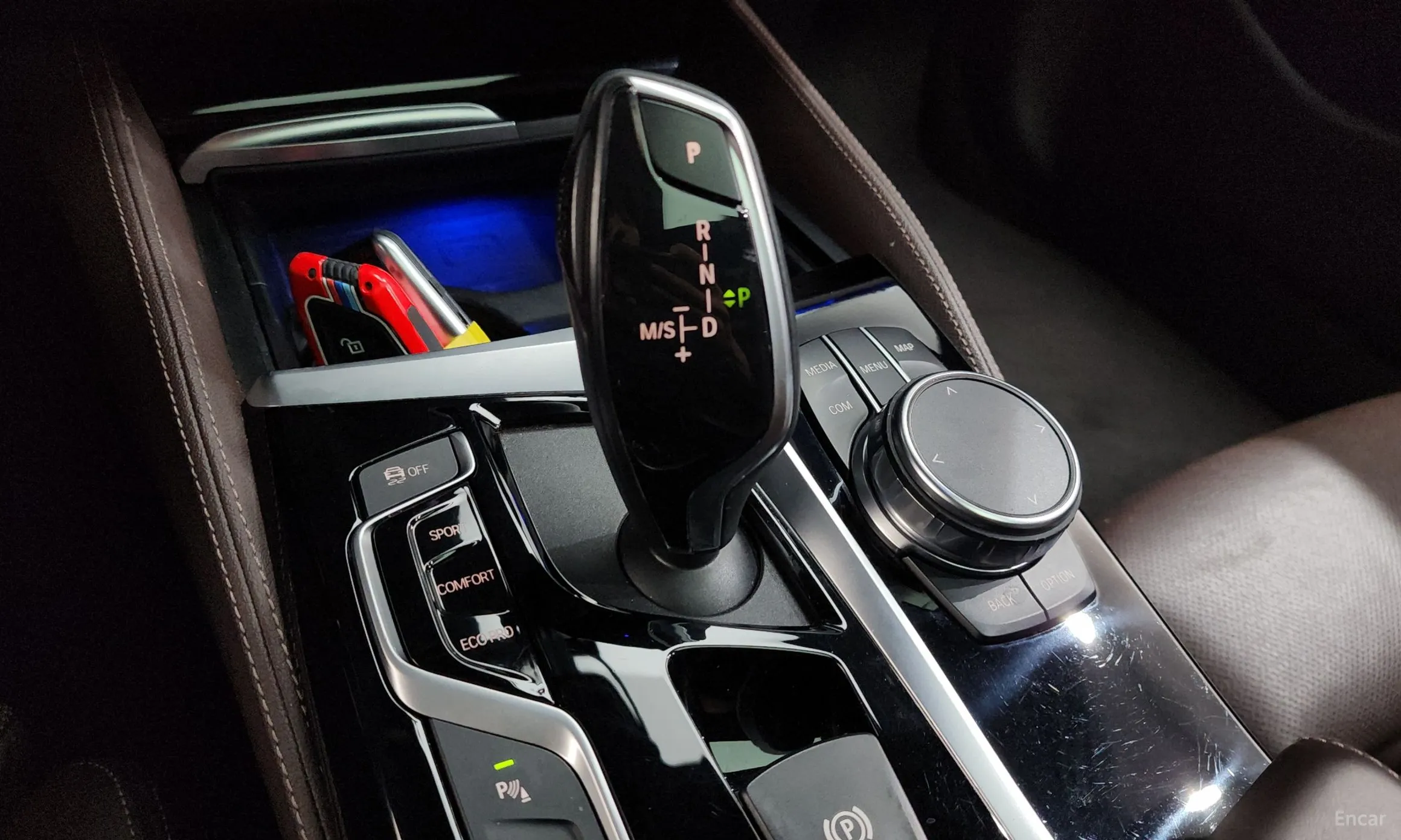 BMW 5 Series (G30) превью 9
