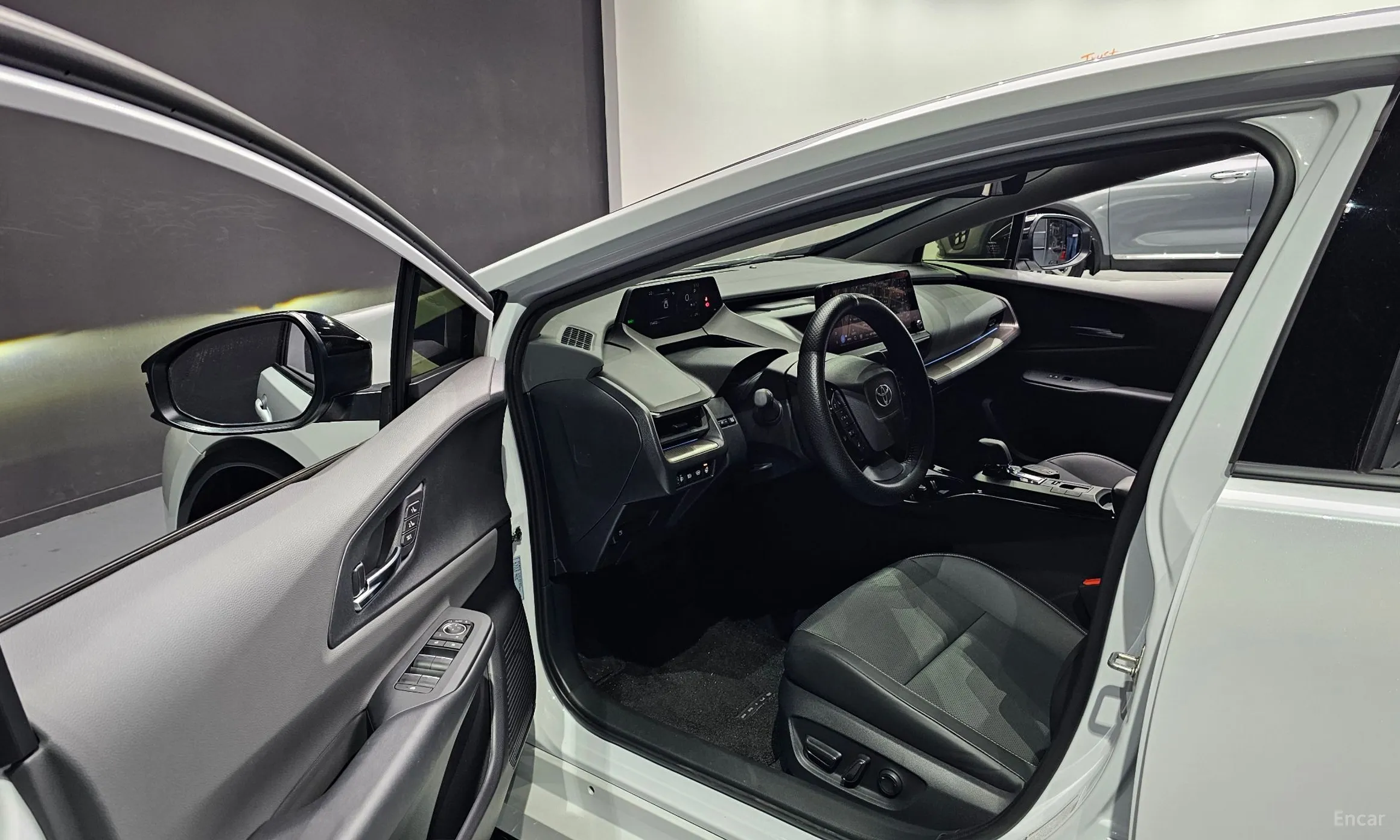 Toyota Prius 5th Generation превью 10