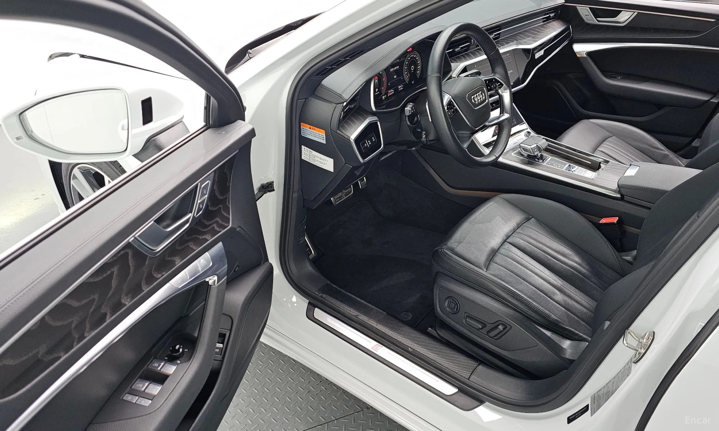 Audi A6 (C8) превью 10