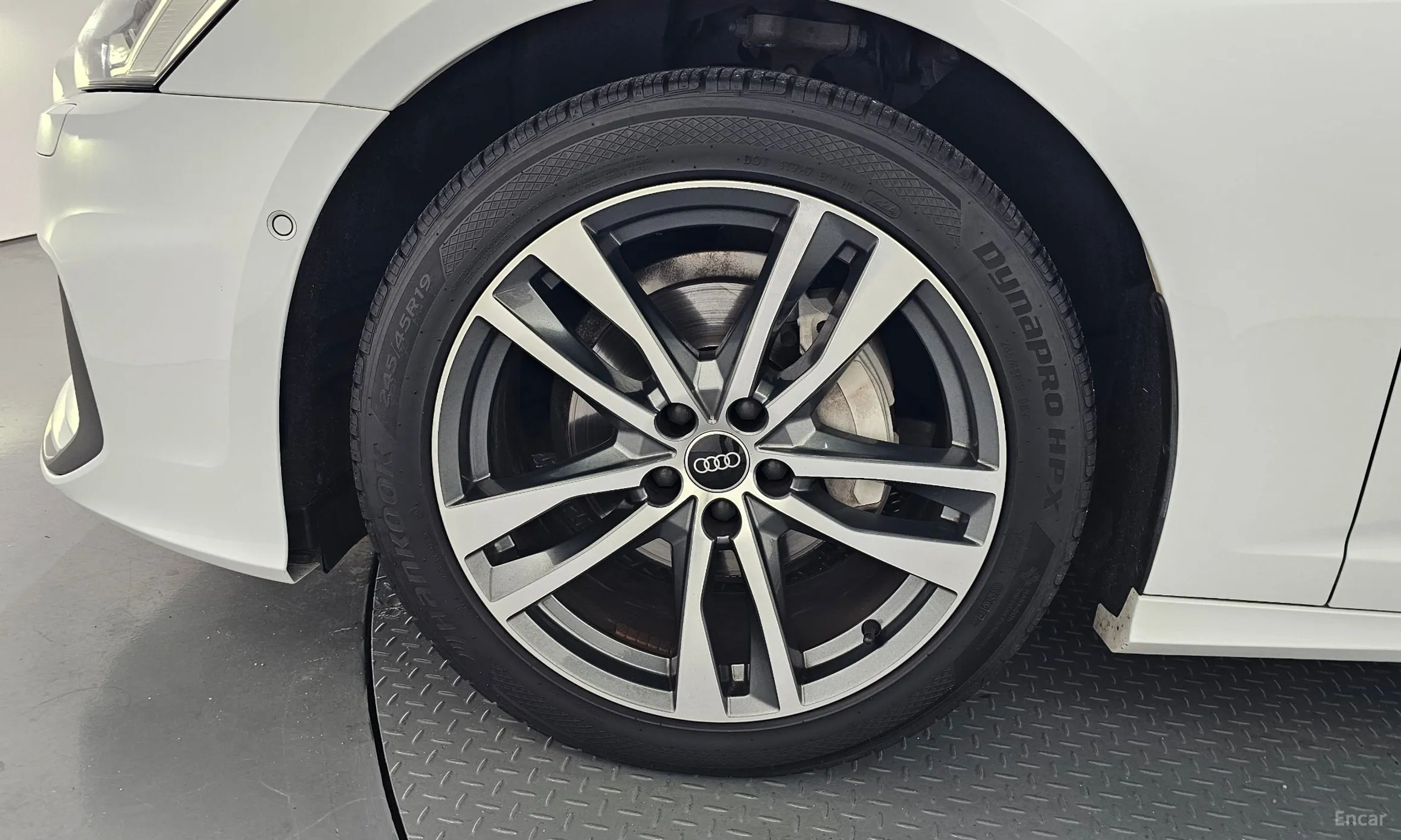 Audi A6 (C8) превью 5