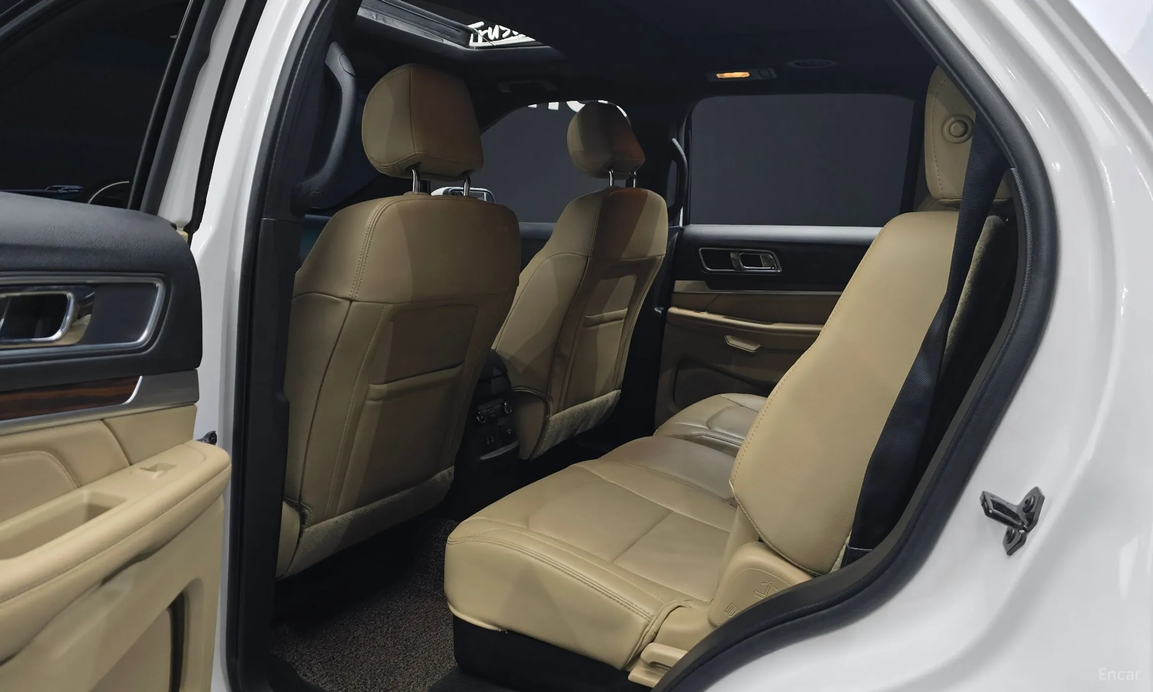 Ford Explorer превью 11