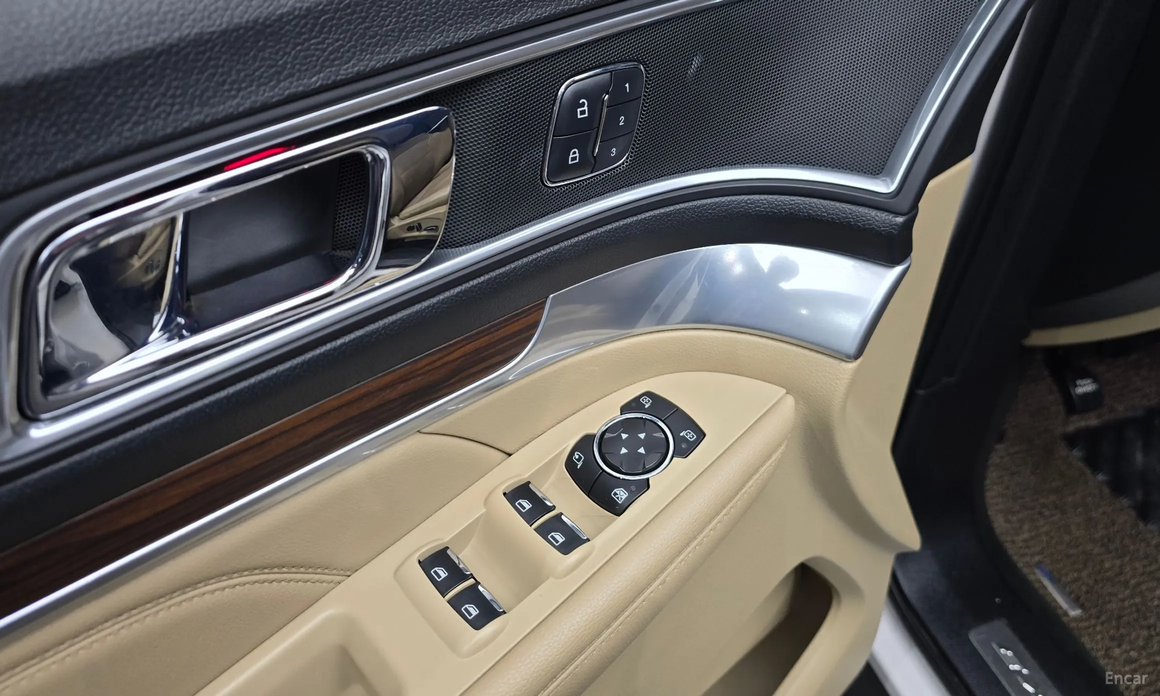 Ford Explorer превью 15