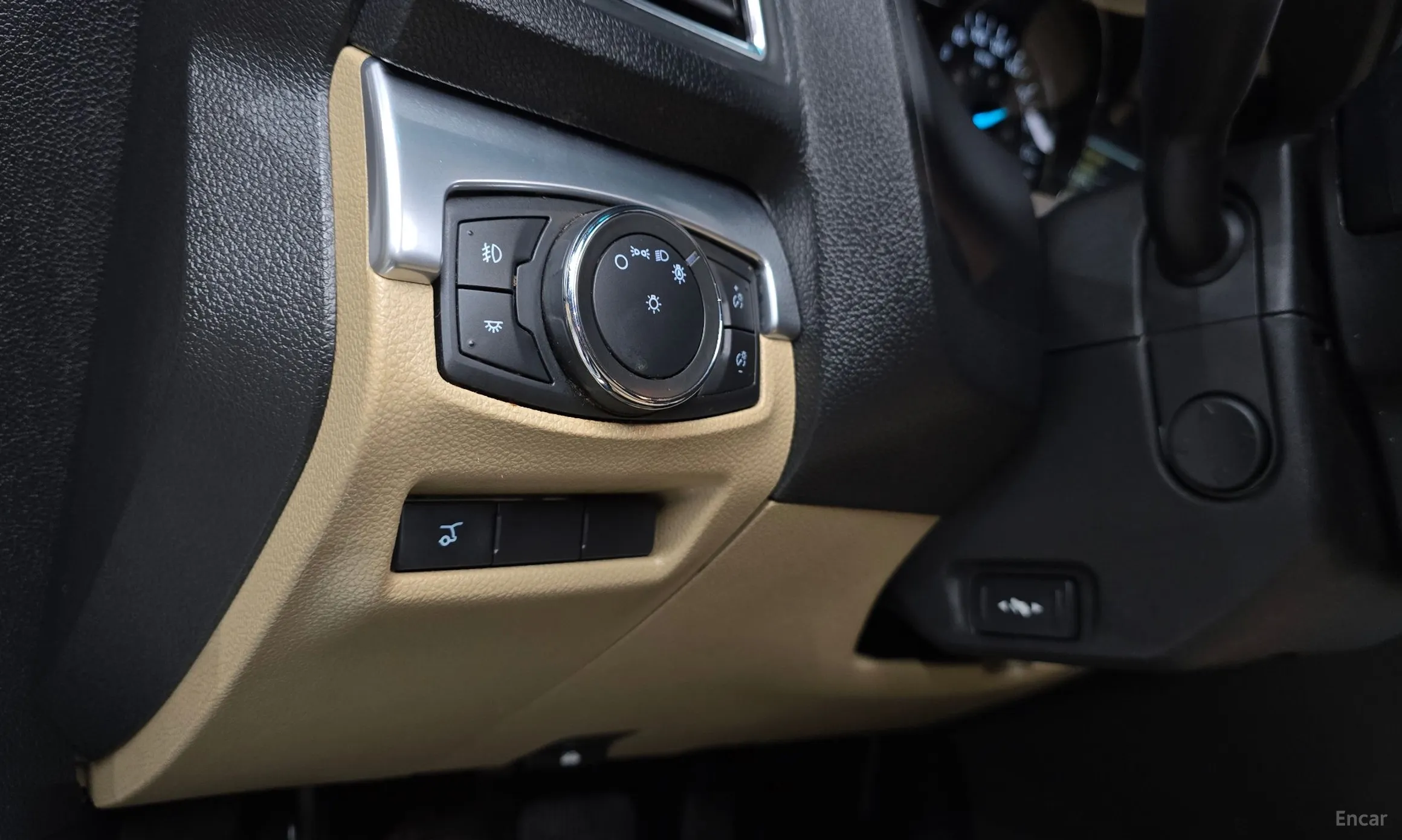 Ford Explorer превью 16