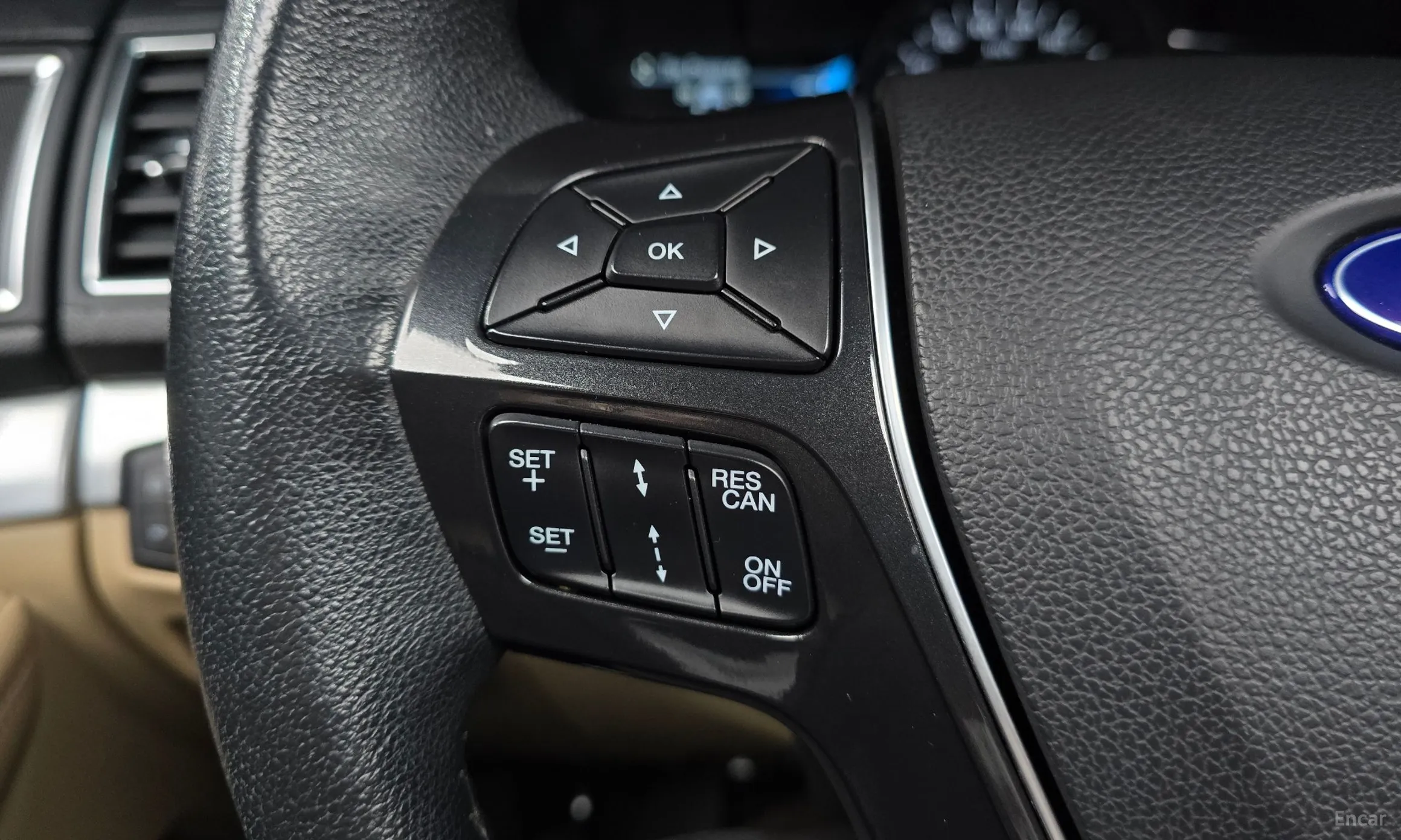 Ford Explorer превью 17