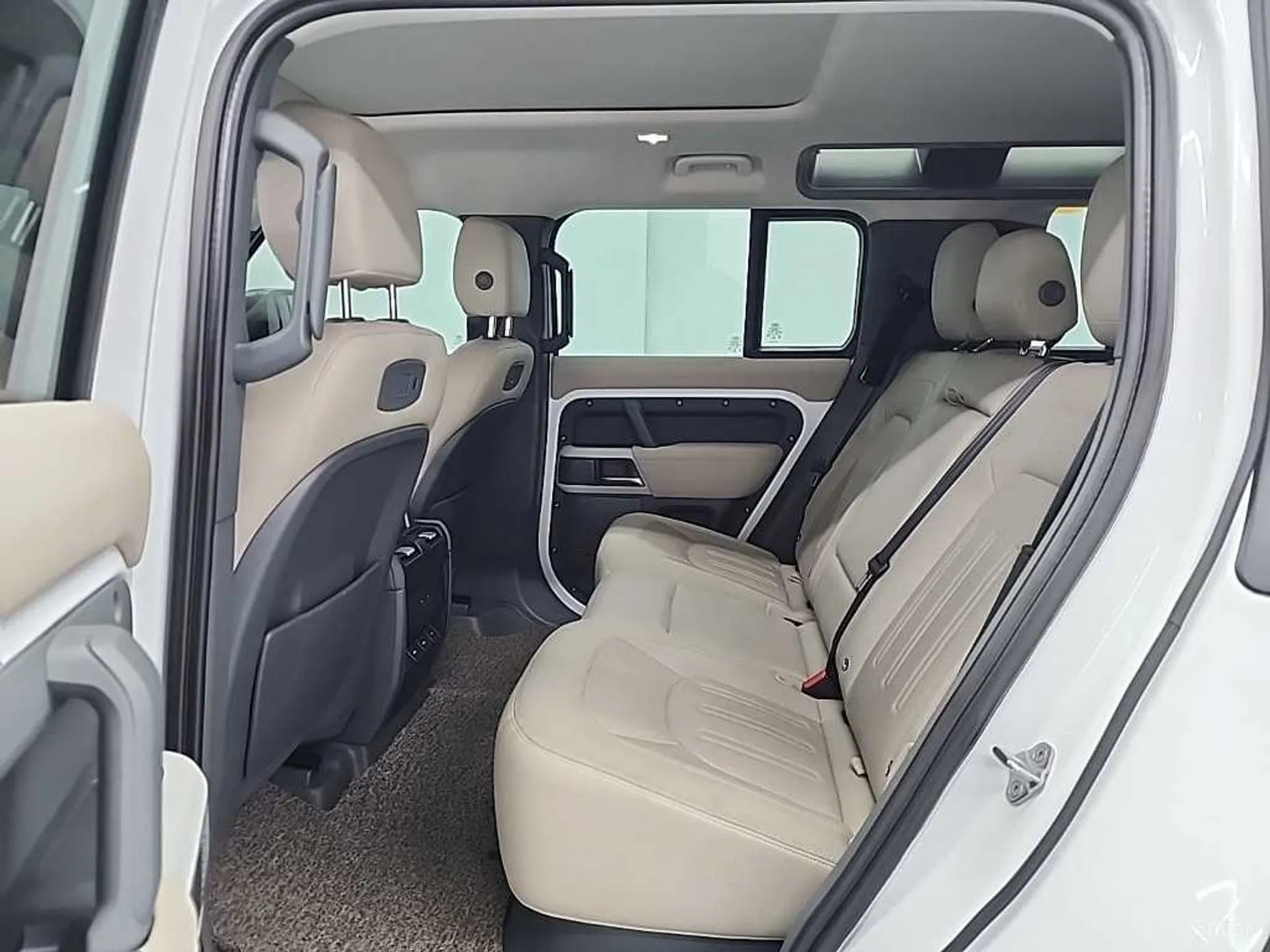 Land Rover Defender (L663) превью 12