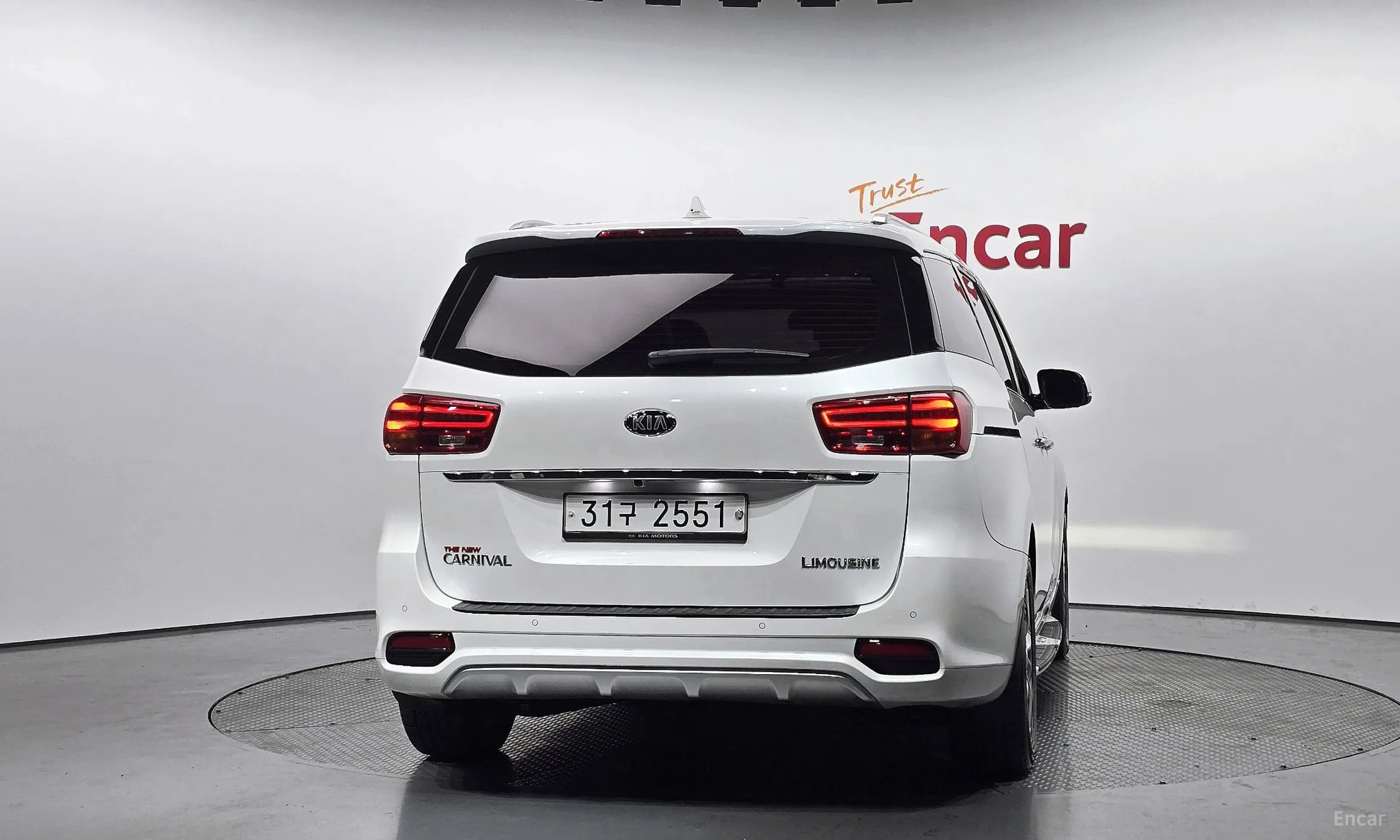 Kia Carnival превью 4