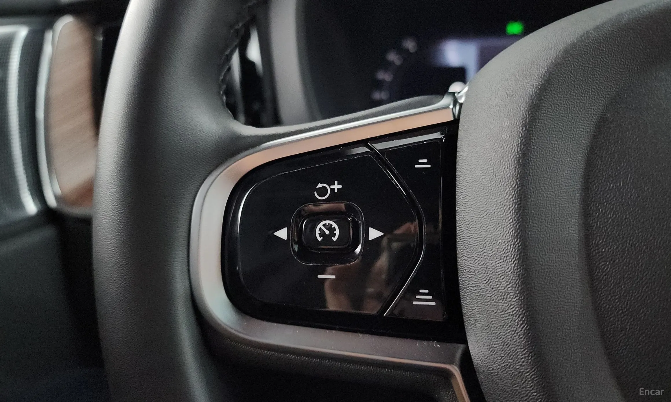 Volvo XC60 Gen 2 превью 17