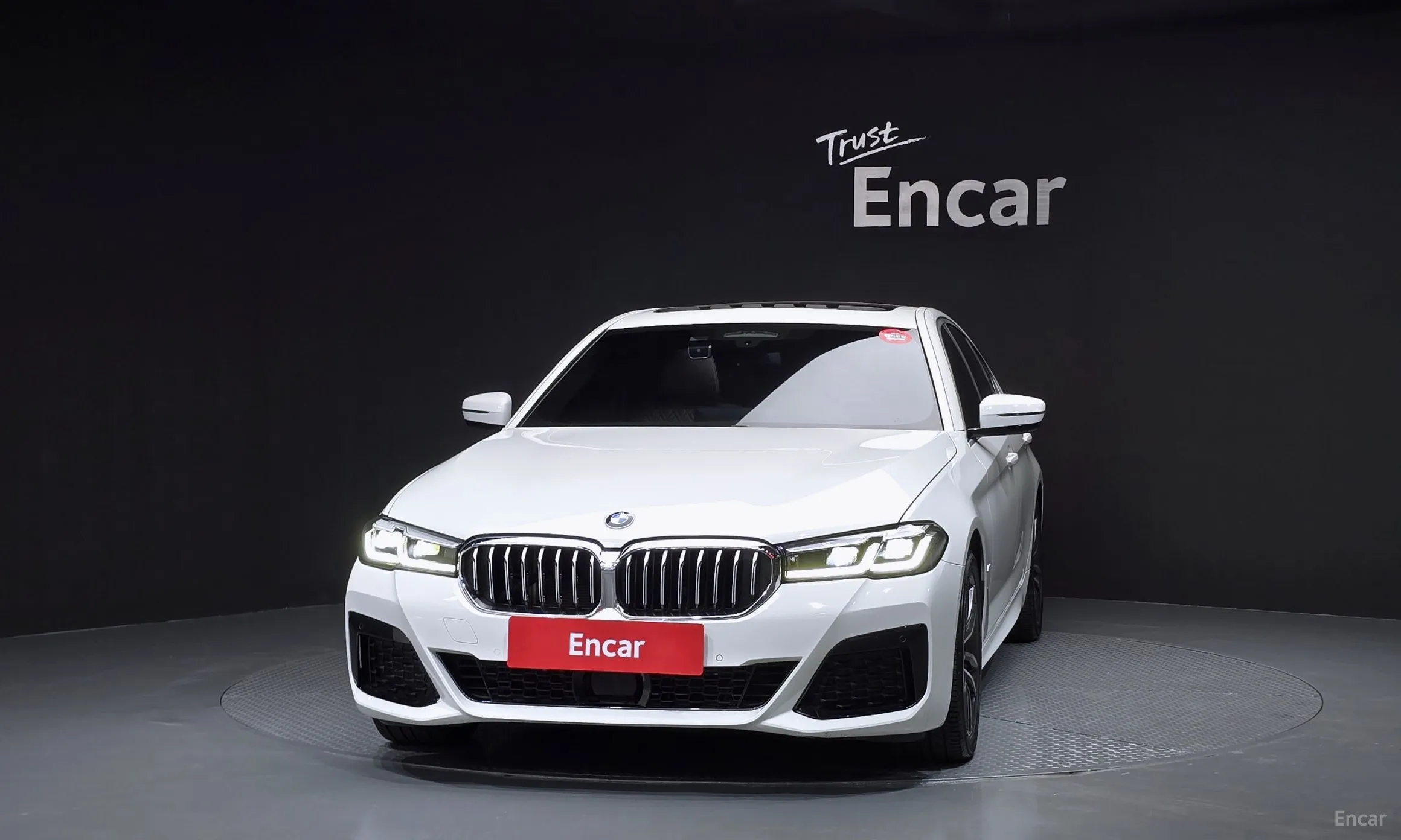 BMW 5 Series (G30) превью 3