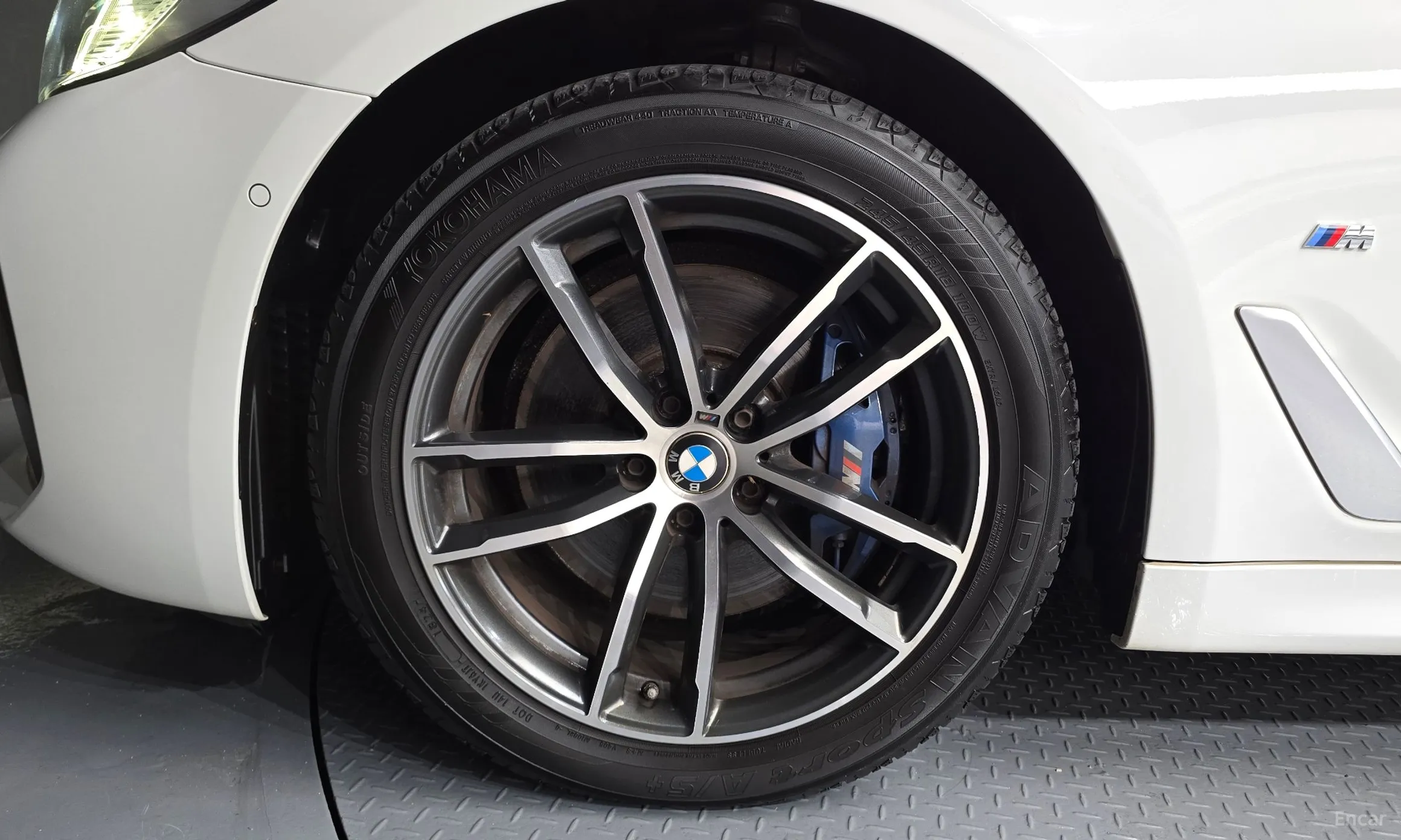 BMW 5 Series (G30) превью 5