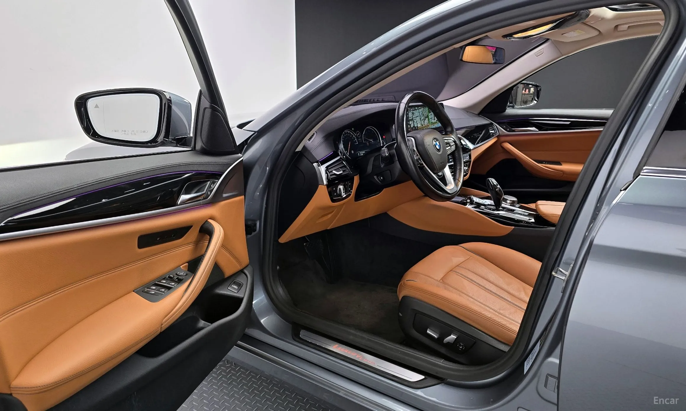 BMW 5 Series (G30) превью 10