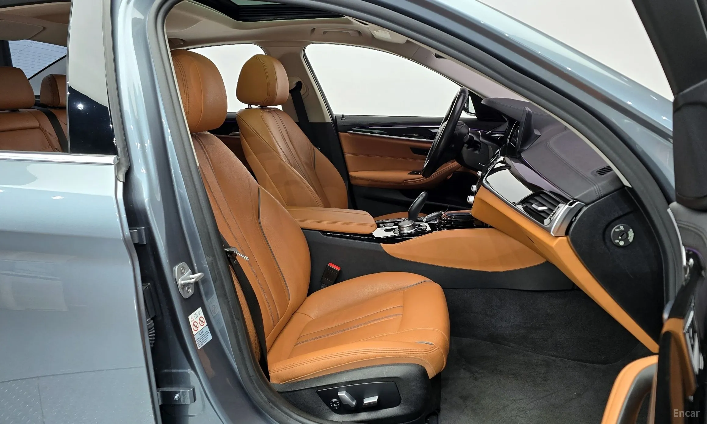 BMW 5 Series (G30) превью 11