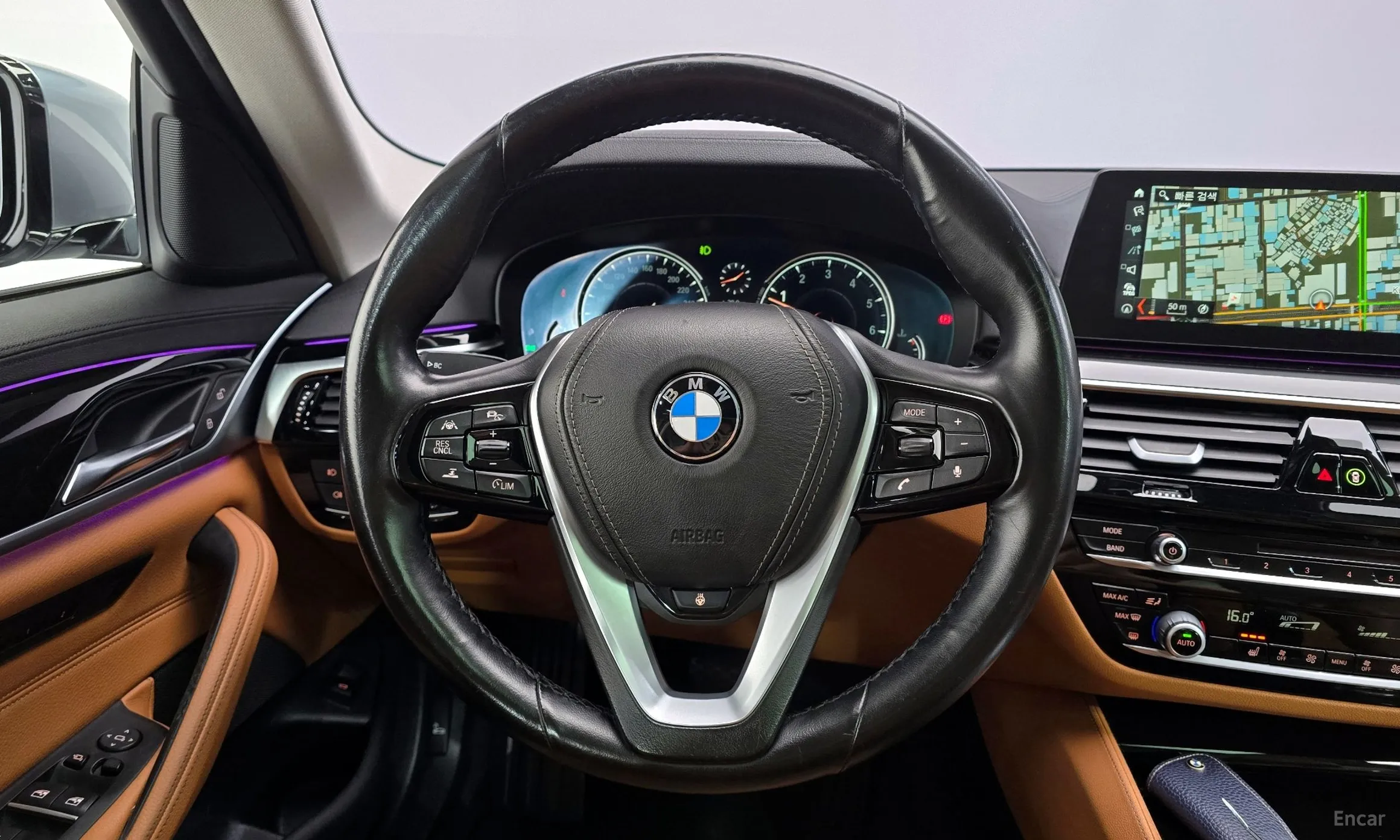 BMW 5 Series (G30) превью 13