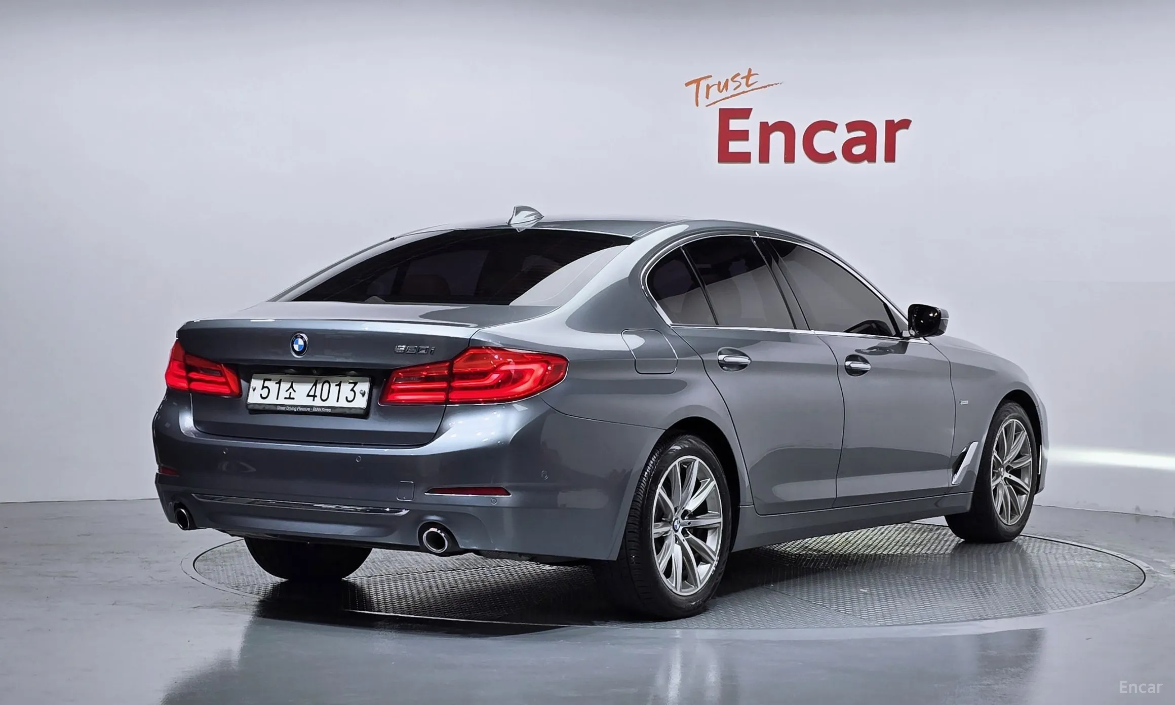 BMW 5 Series (G30) превью 2
