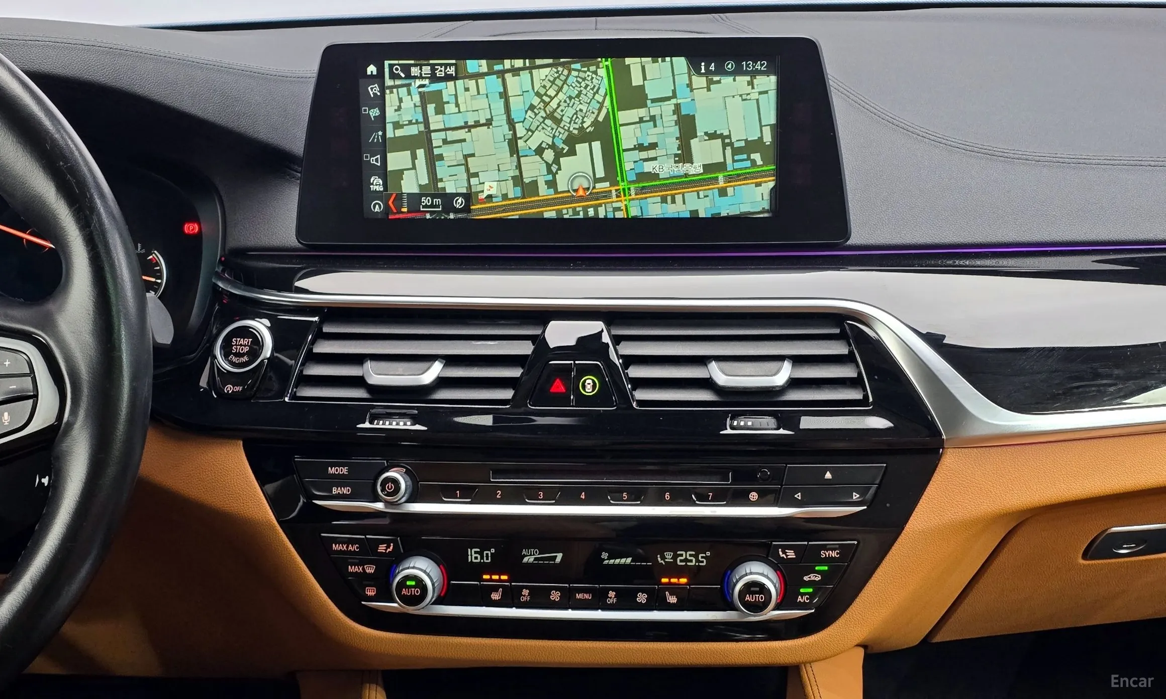 BMW 5 Series (G30) превью 18