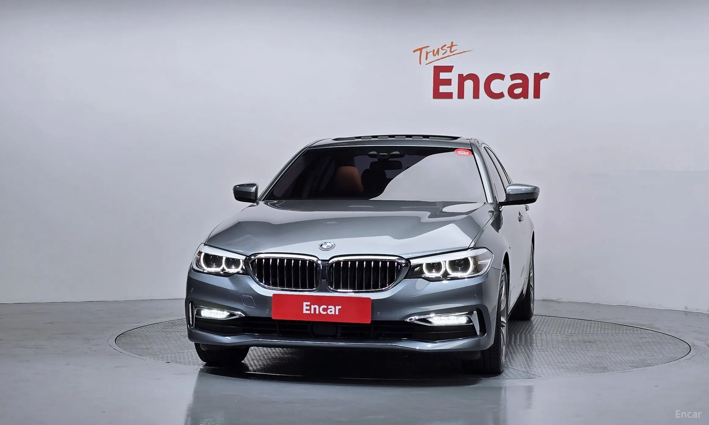 BMW 5 Series (G30) превью 3