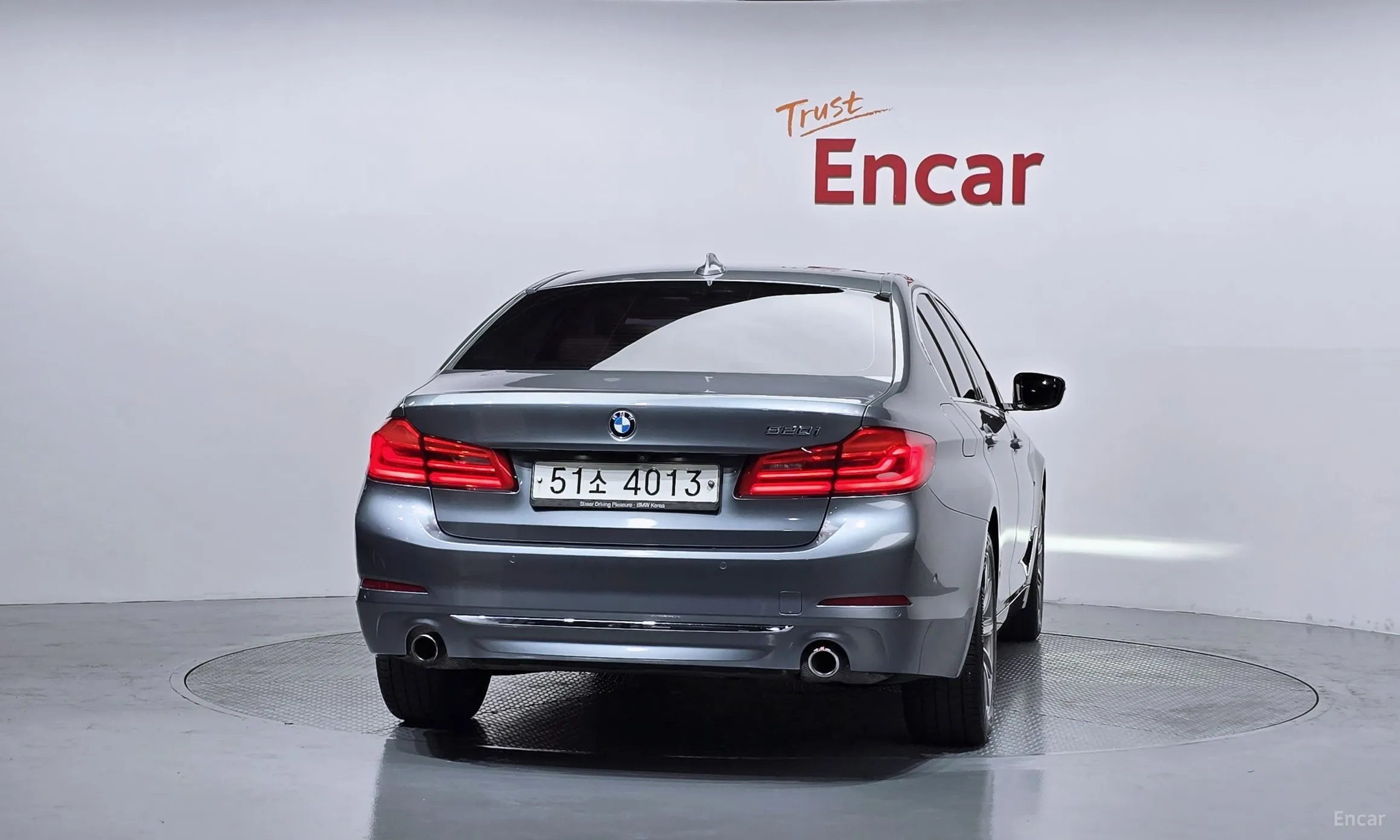 BMW 5 Series (G30) превью 4
