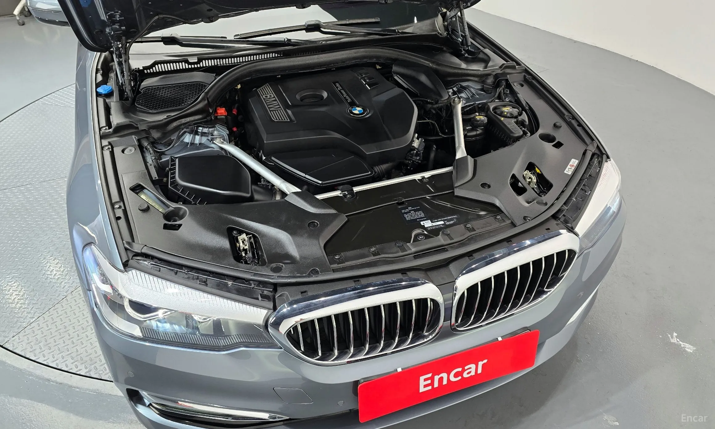 BMW 5 Series (G30) превью 6