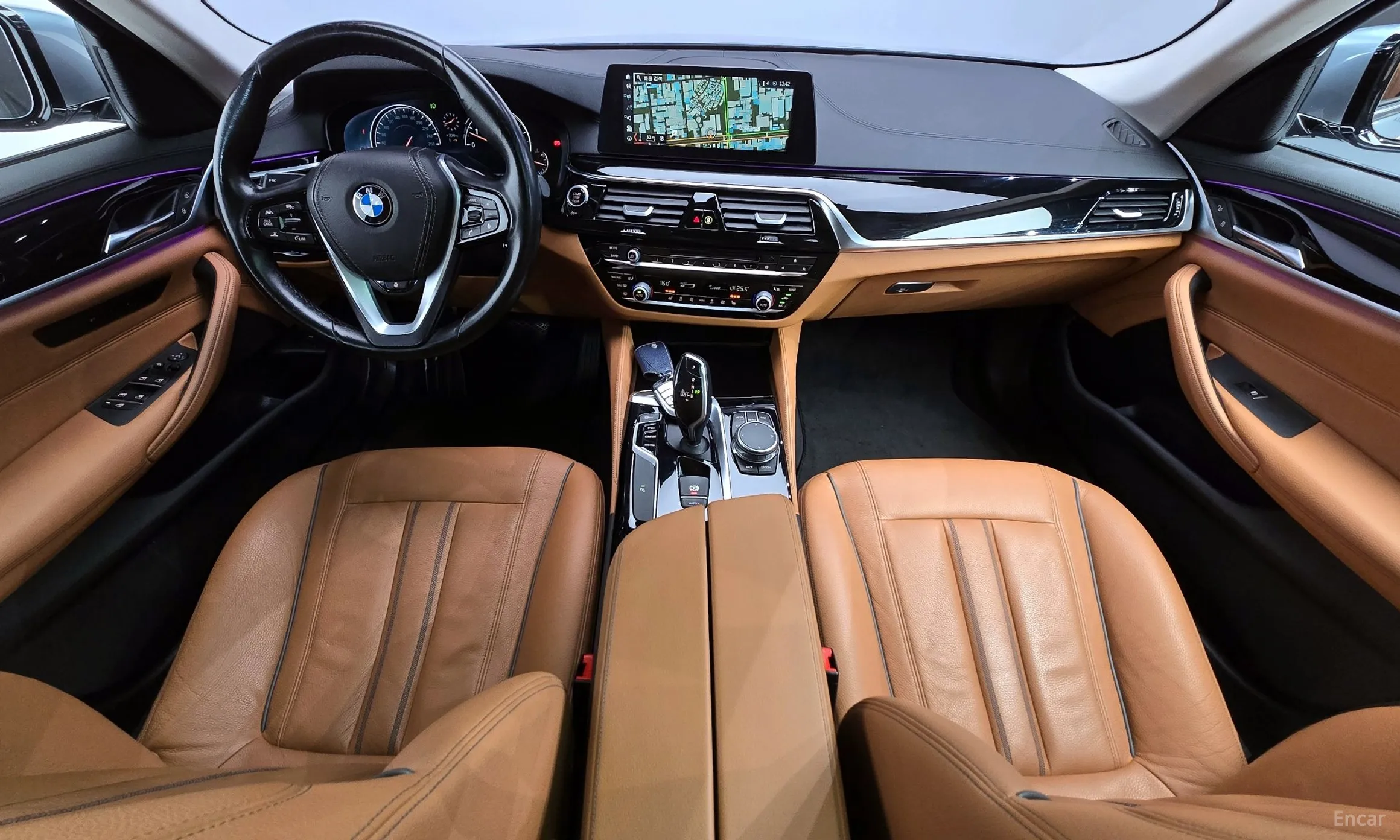 BMW 5 Series (G30) превью 7