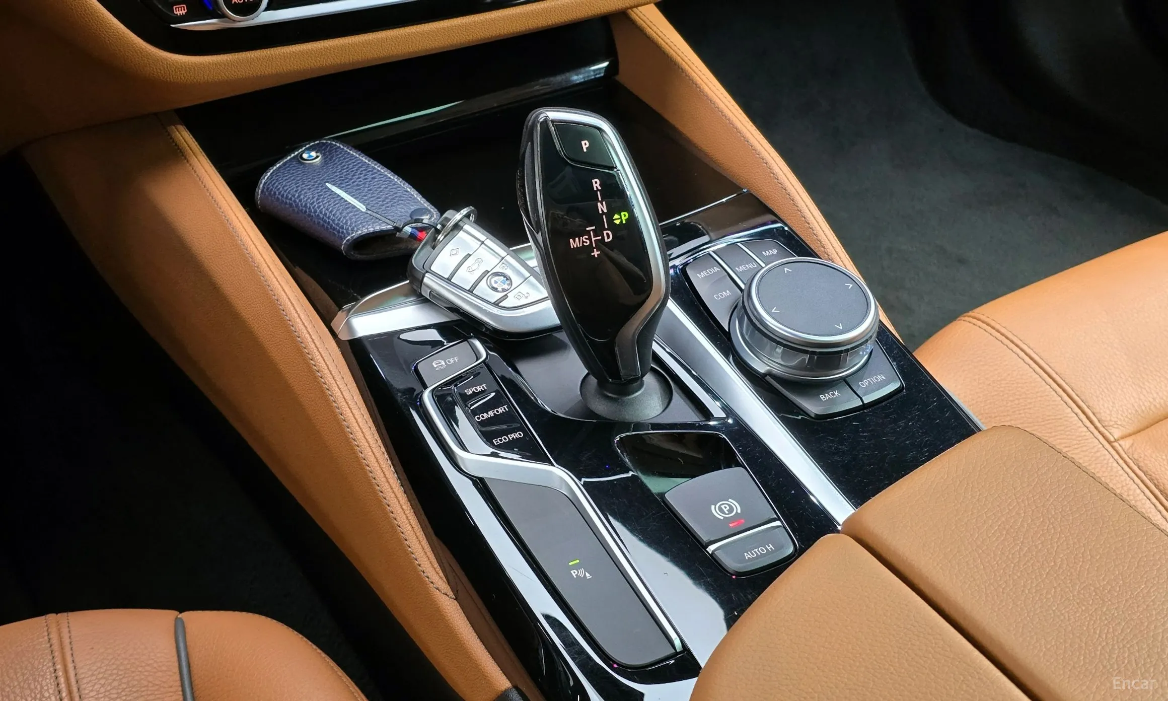BMW 5 Series (G30) превью 9