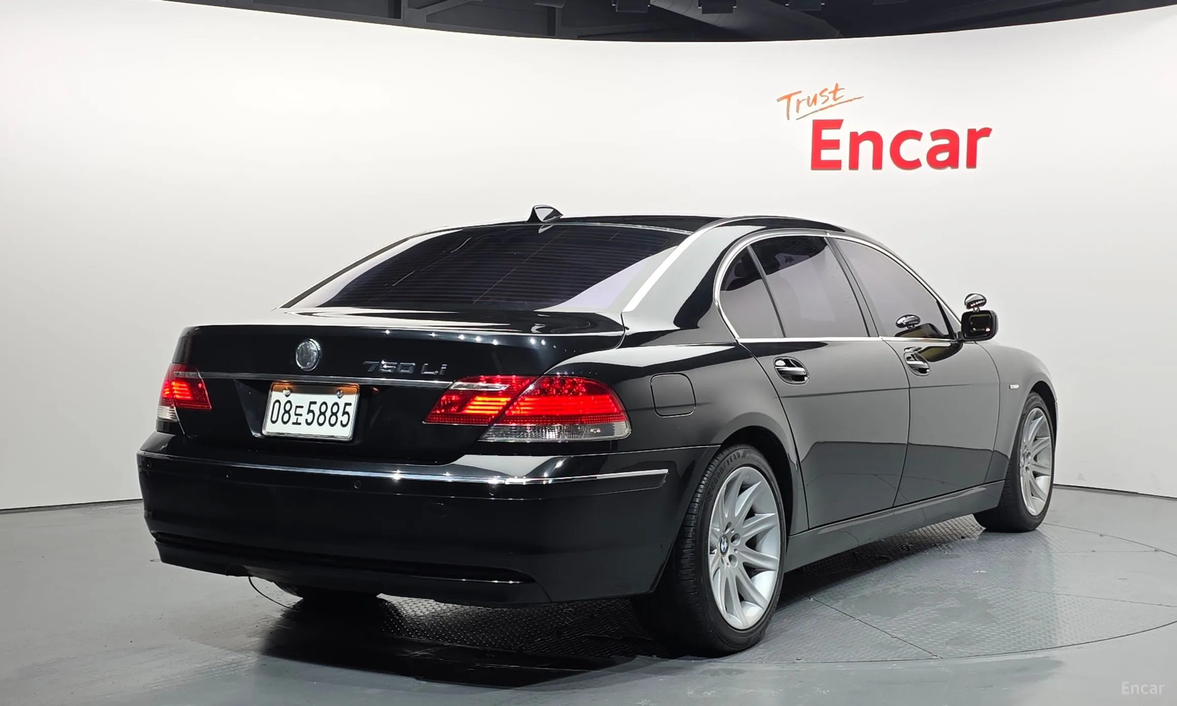 BMW 7 Series (E65)