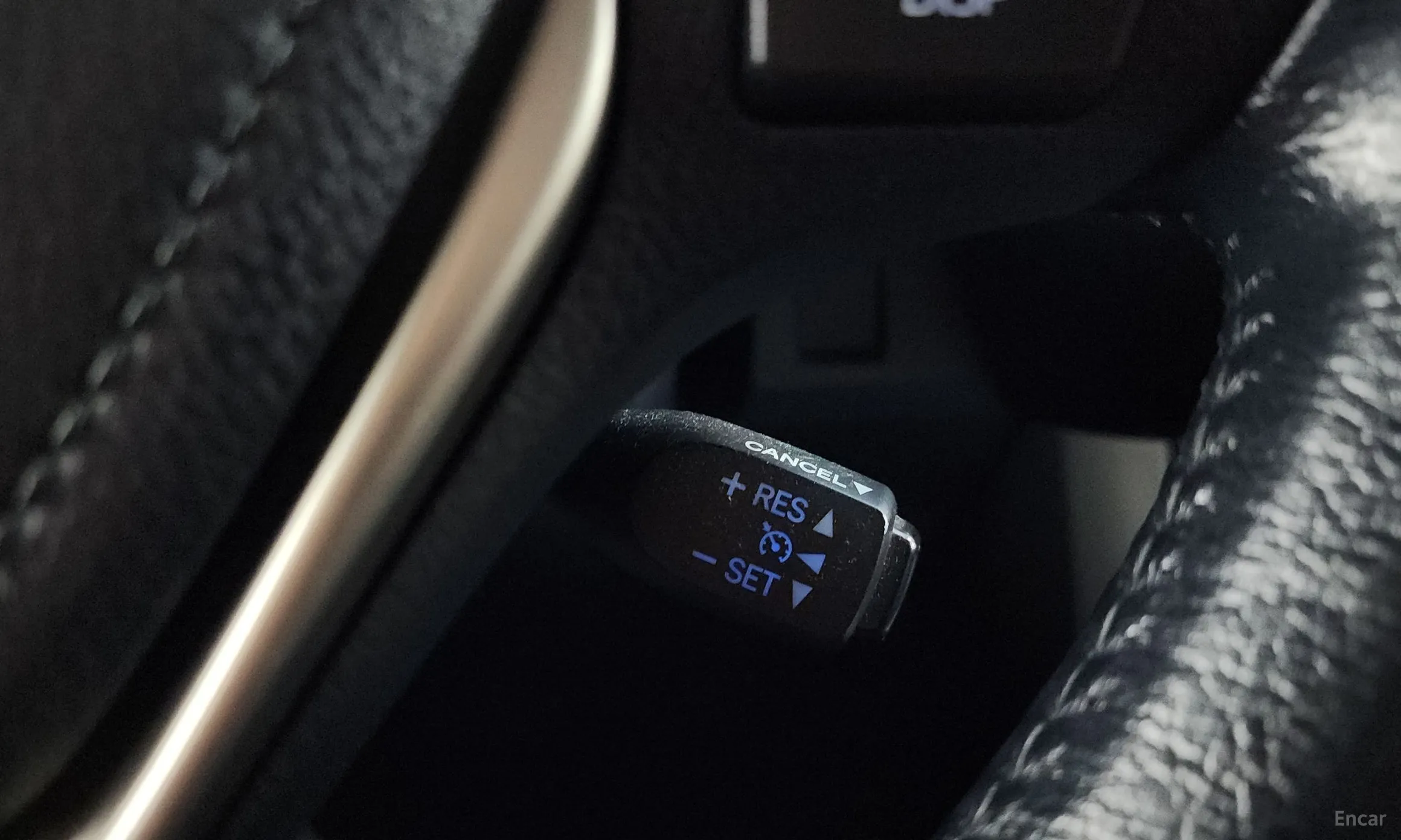 Toyota RAV4 превью 13