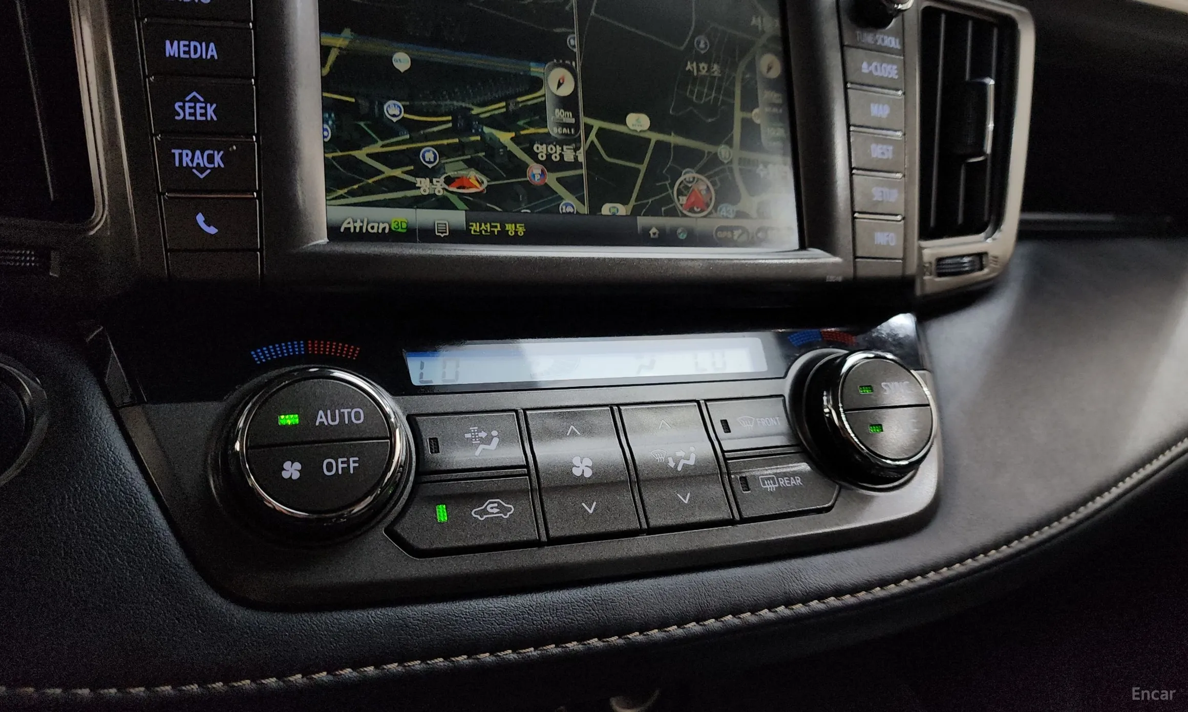 Toyota RAV4 превью 14