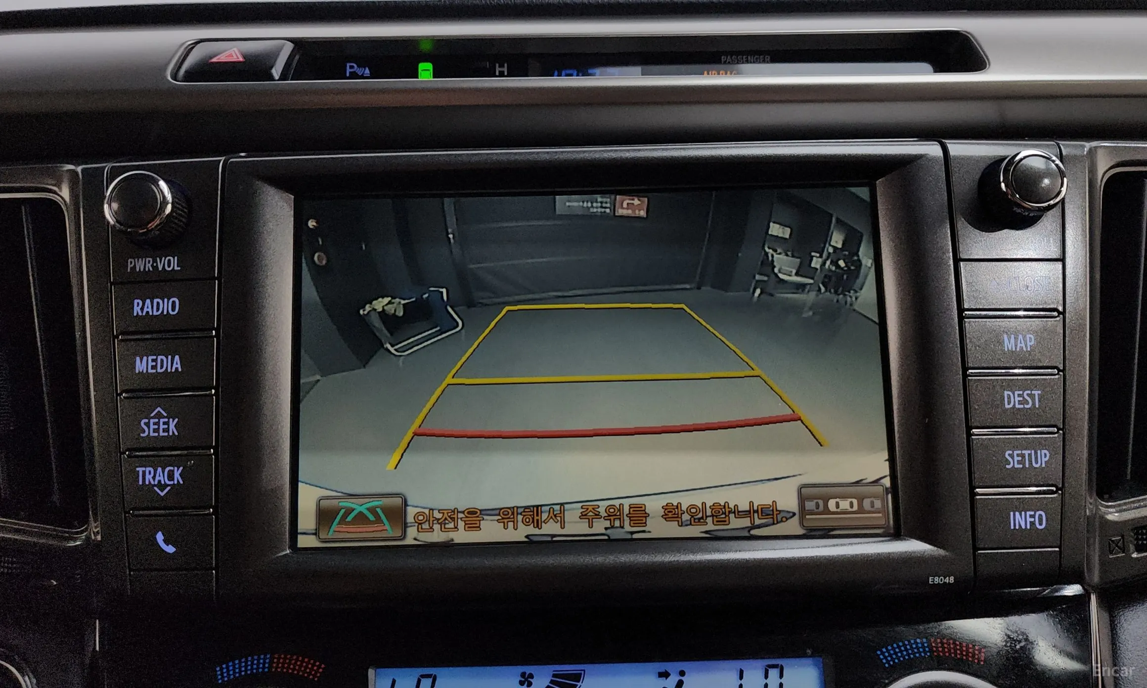 Toyota RAV4 превью 17
