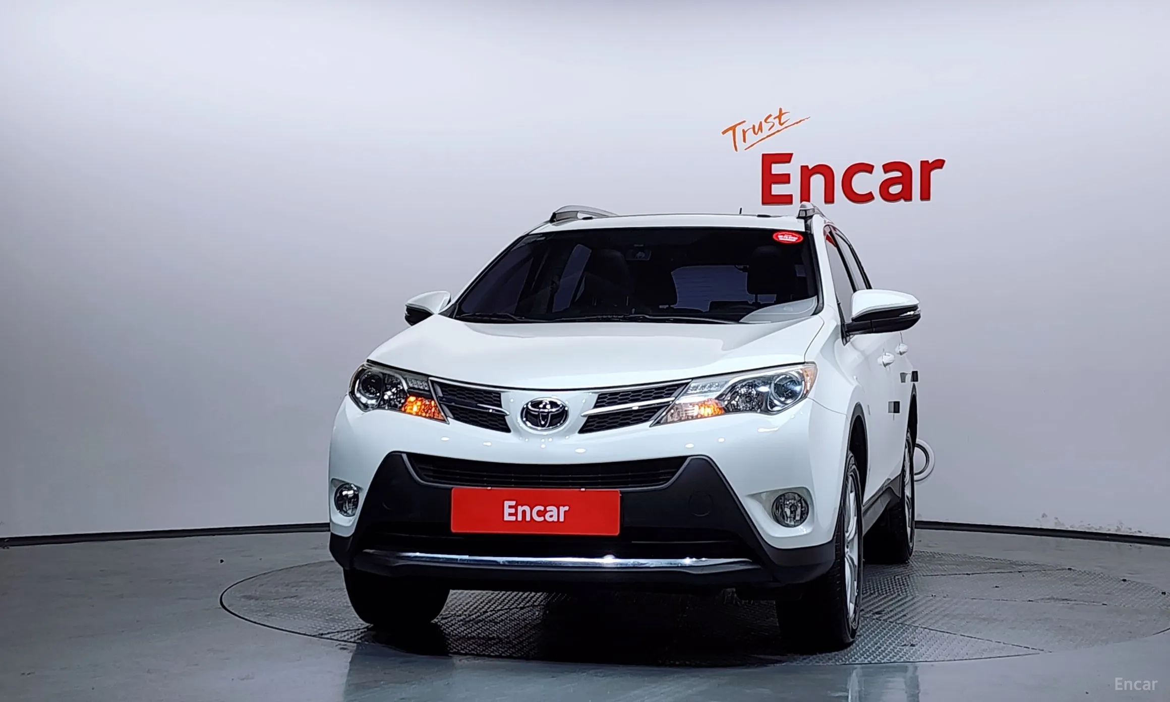 Toyota RAV4 превью 3