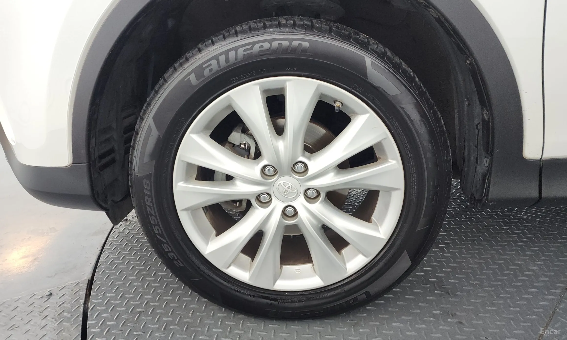 Toyota RAV4 превью 5