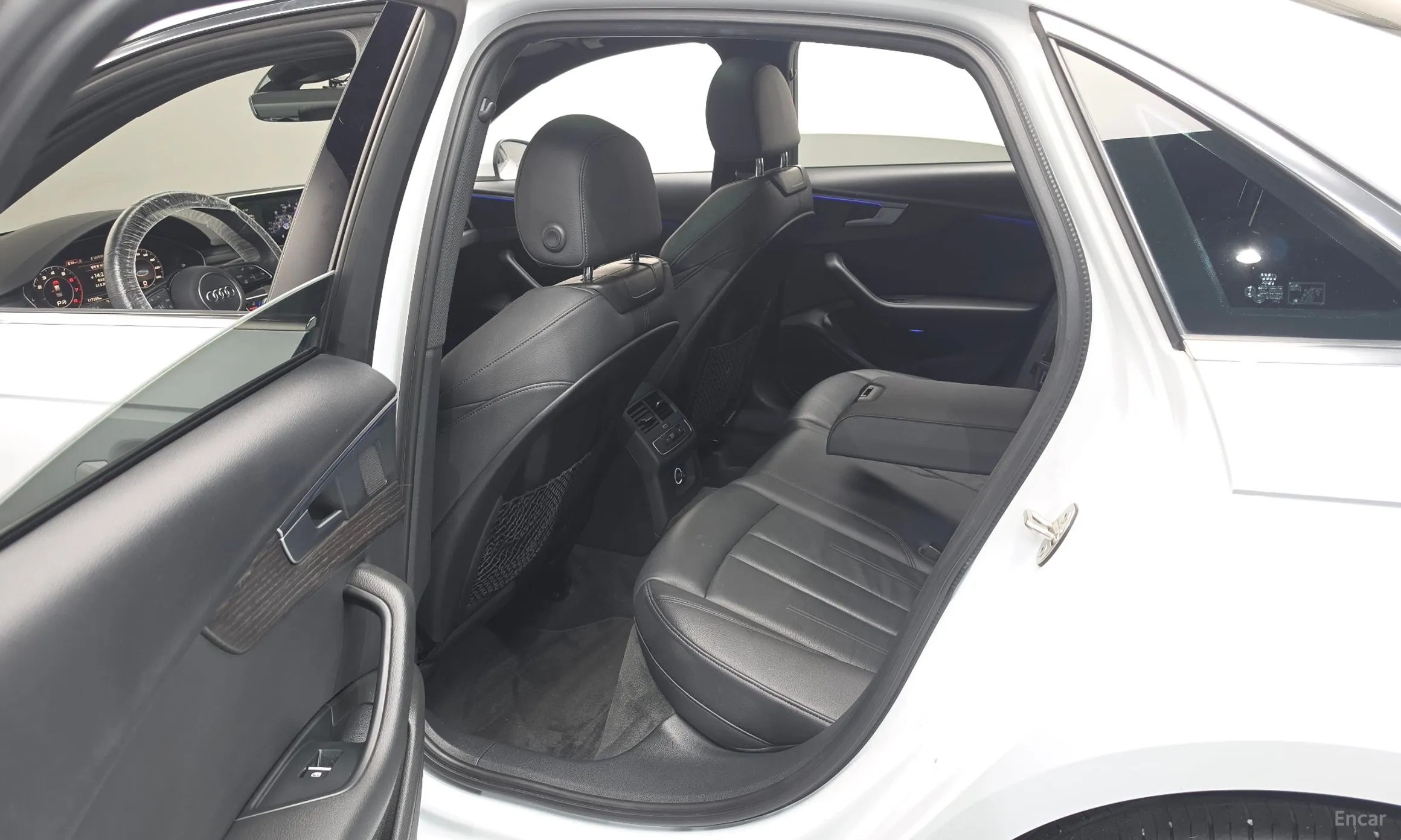 Audi A4 (B9) превью 12