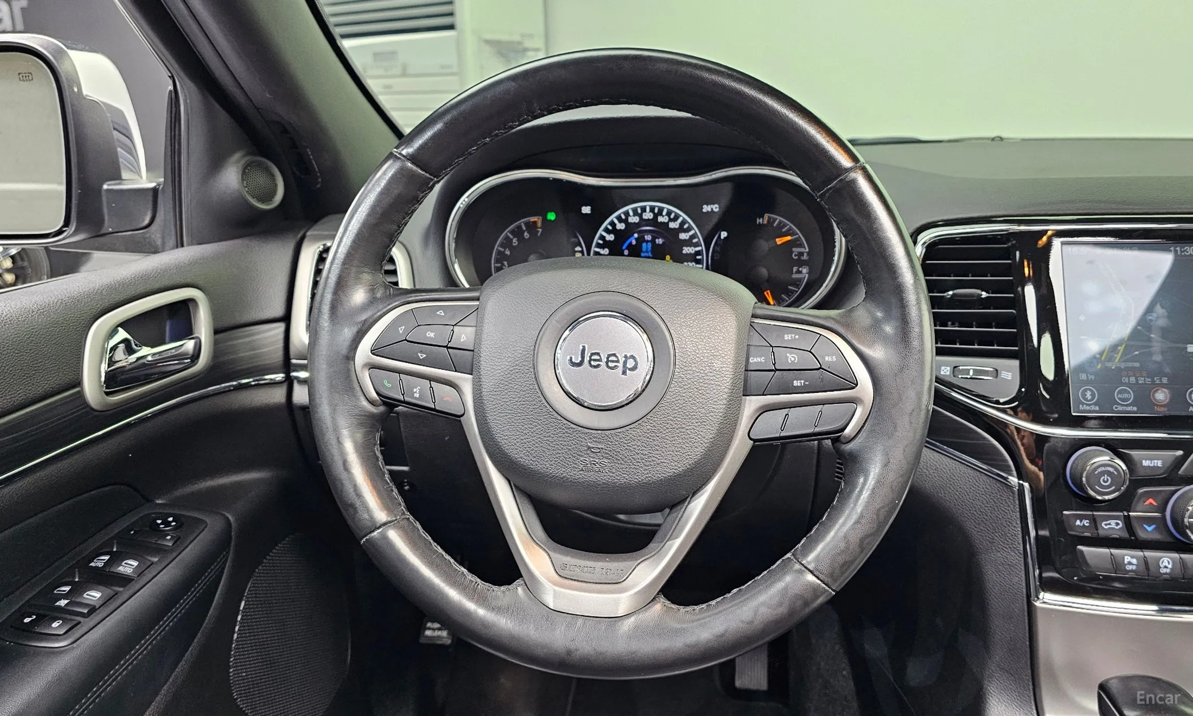 Jeep Grand Cherokee превью 13