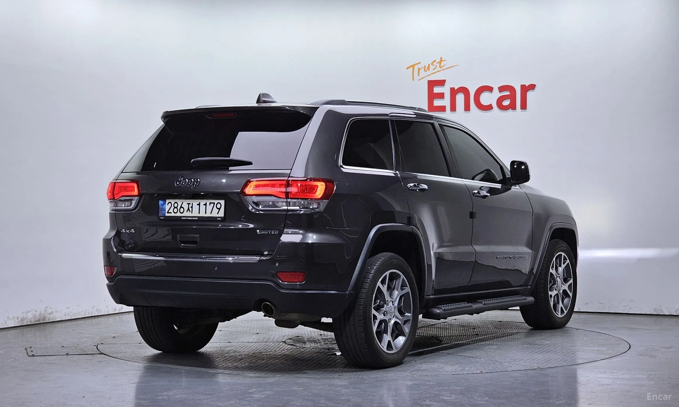 Jeep Grand Cherokee превью 2
