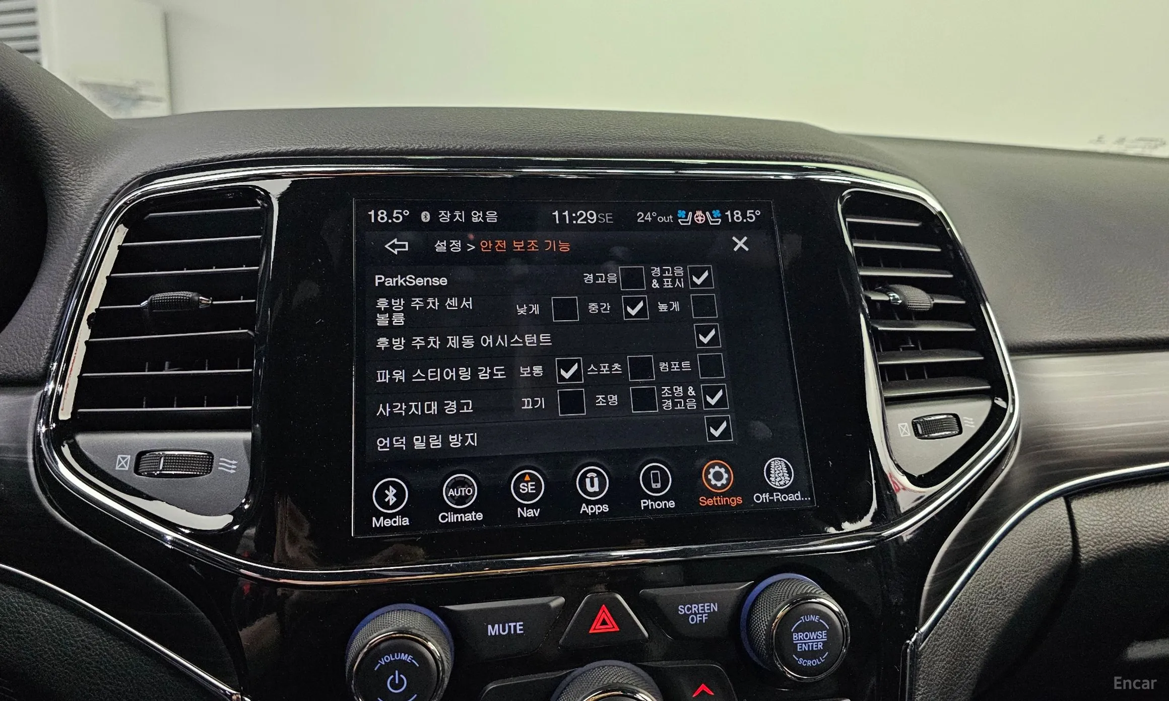 Jeep Grand Cherokee превью 16