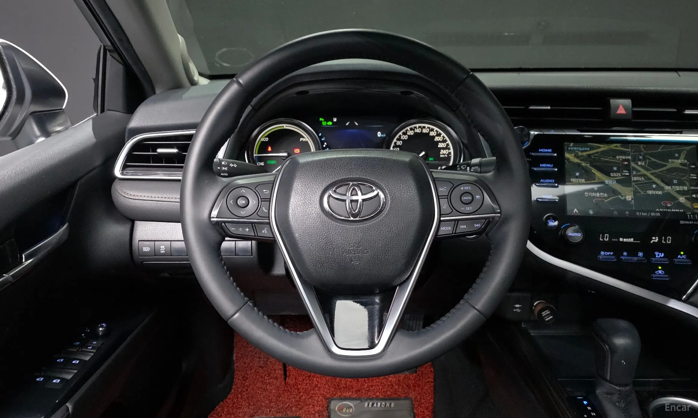 Toyota Camry (XV70) превью 13