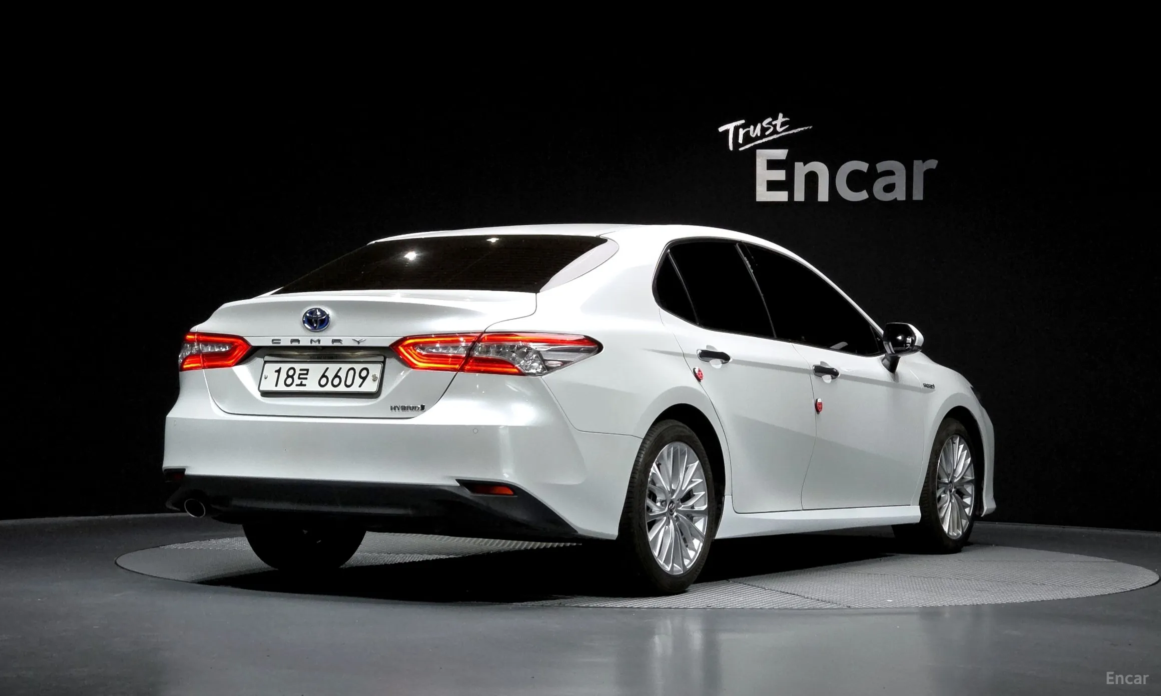 Toyota Camry (XV70) превью 2