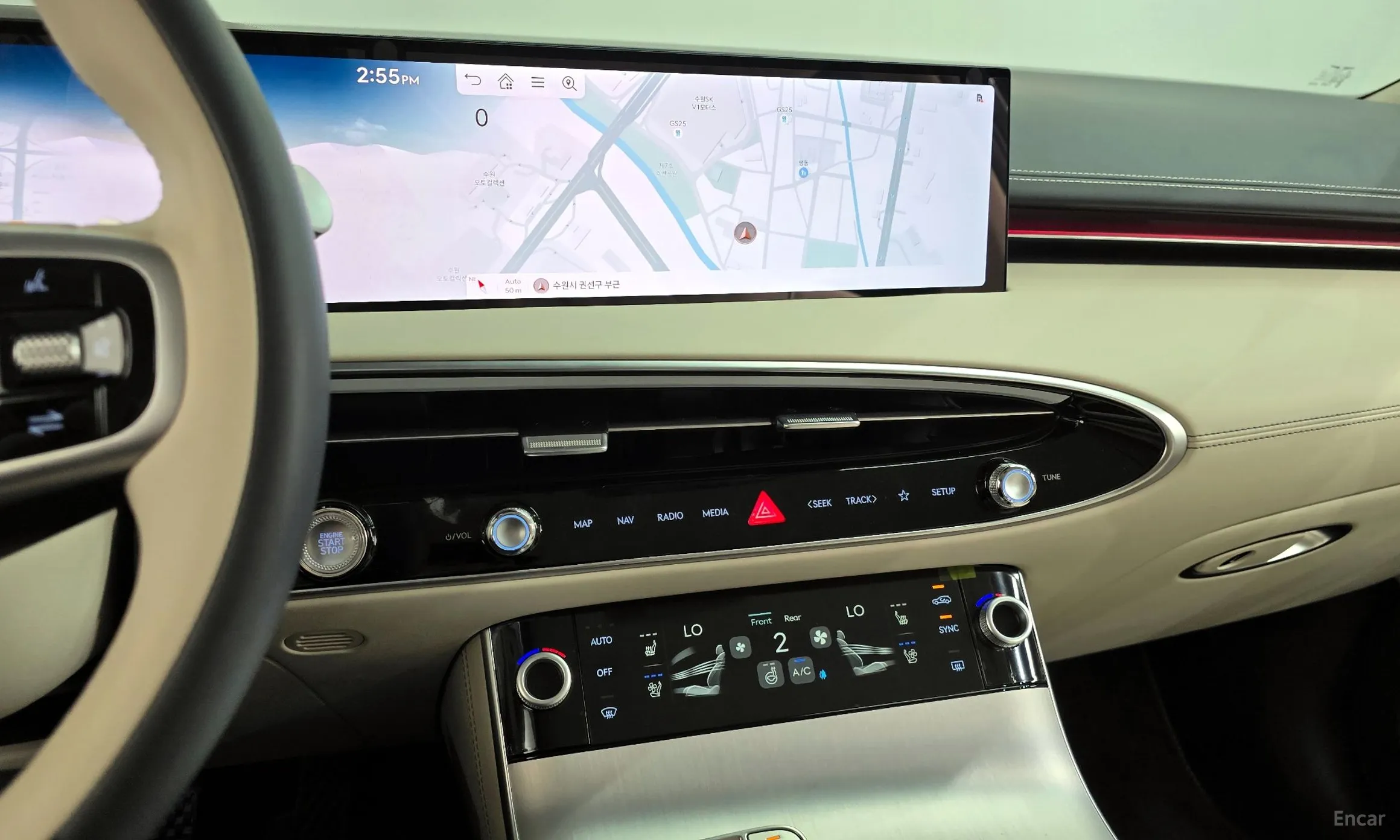 Genesis GV70 превью 13