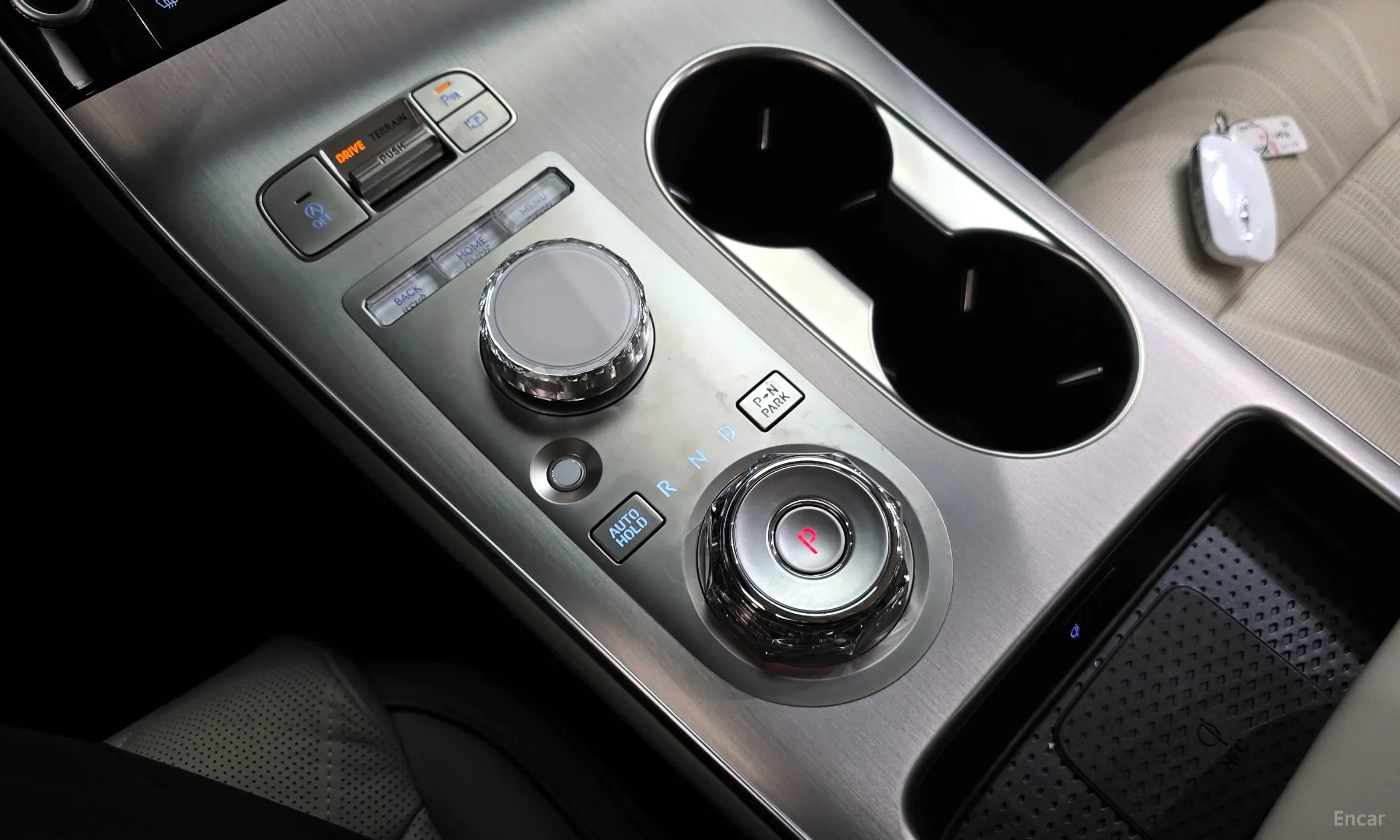 Genesis GV70 превью 9