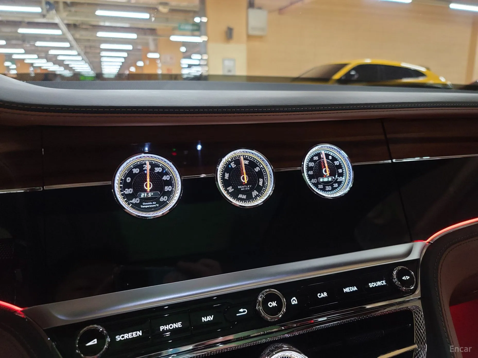 Bentley Flying Spur 3rd Generation превью 13