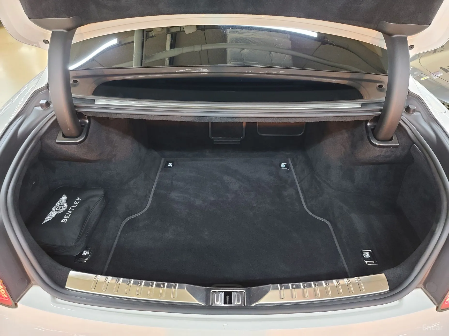 Bentley Flying Spur 3rd Generation превью 20