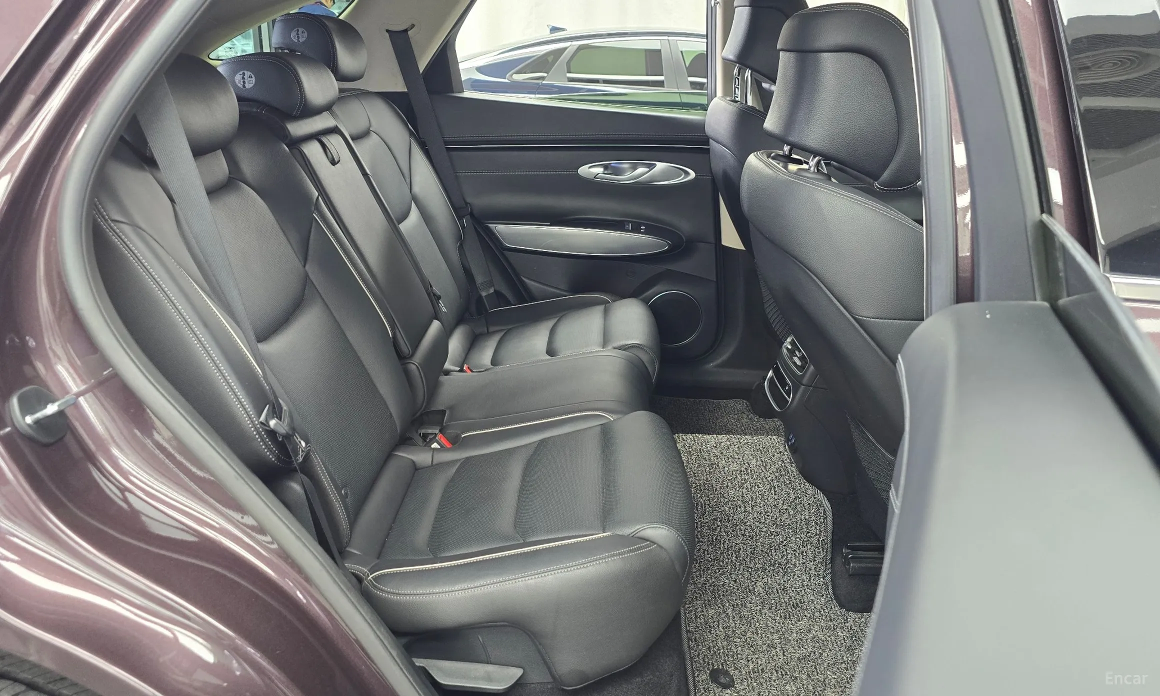 Genesis GV70 превью 11