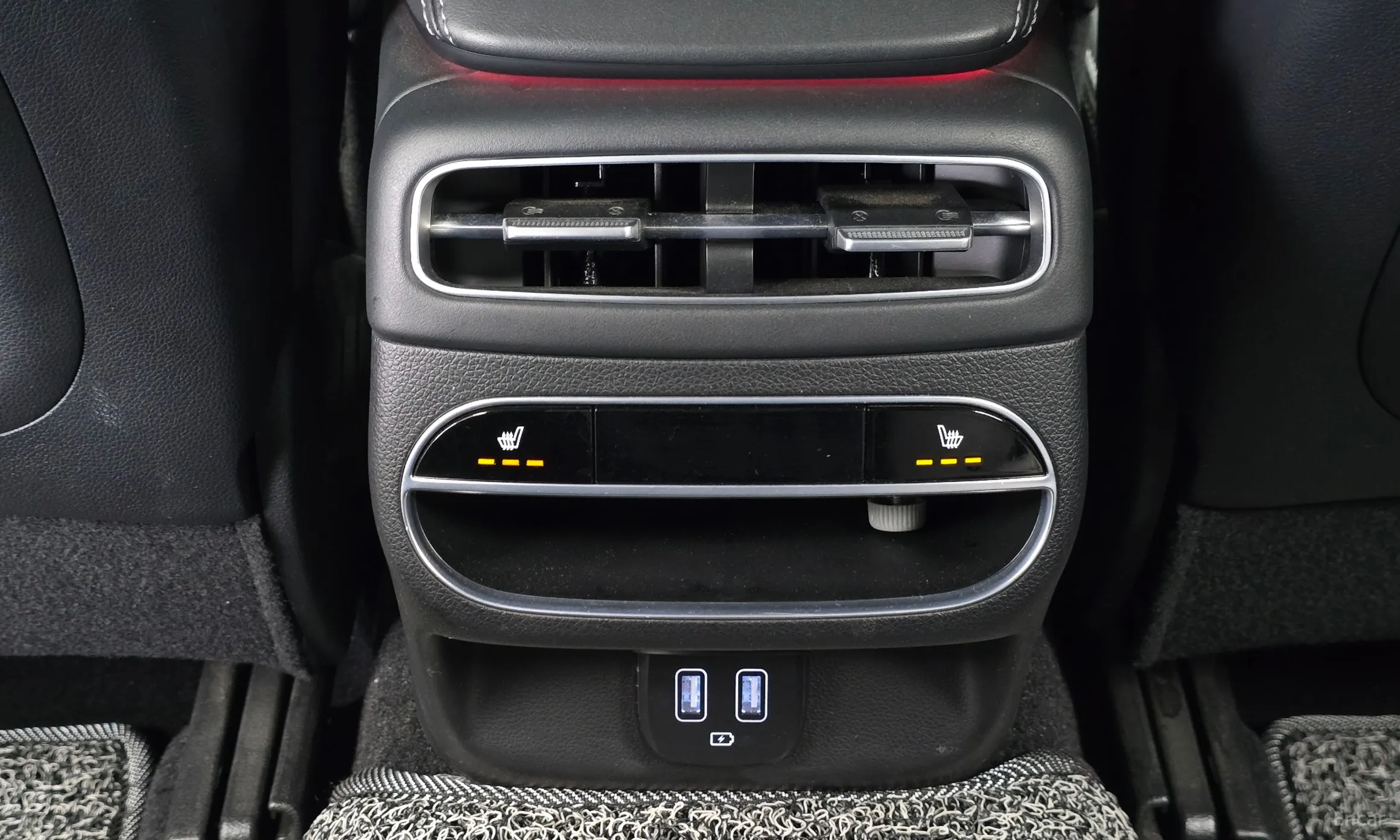 Genesis GV70 превью 19