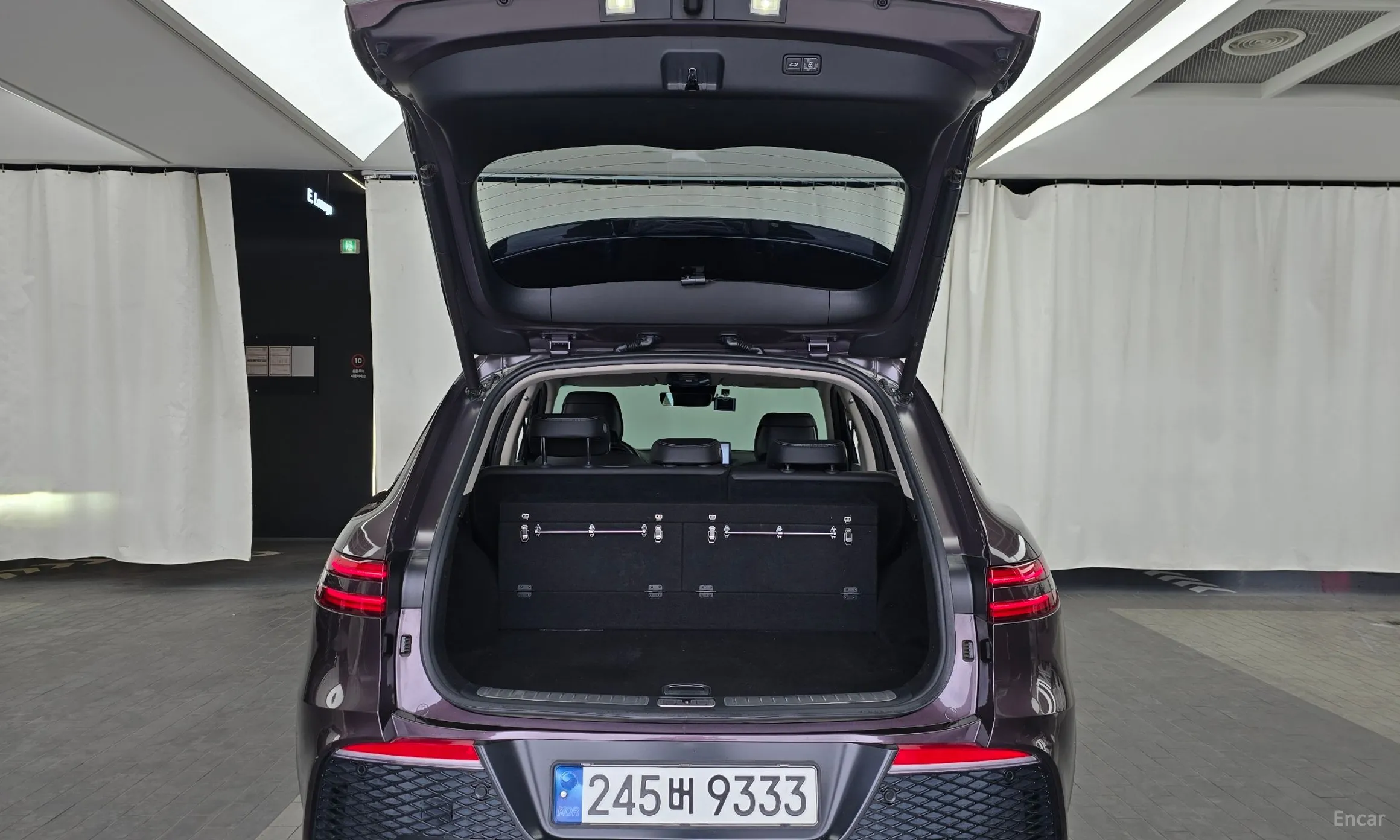 Genesis GV70 превью 20