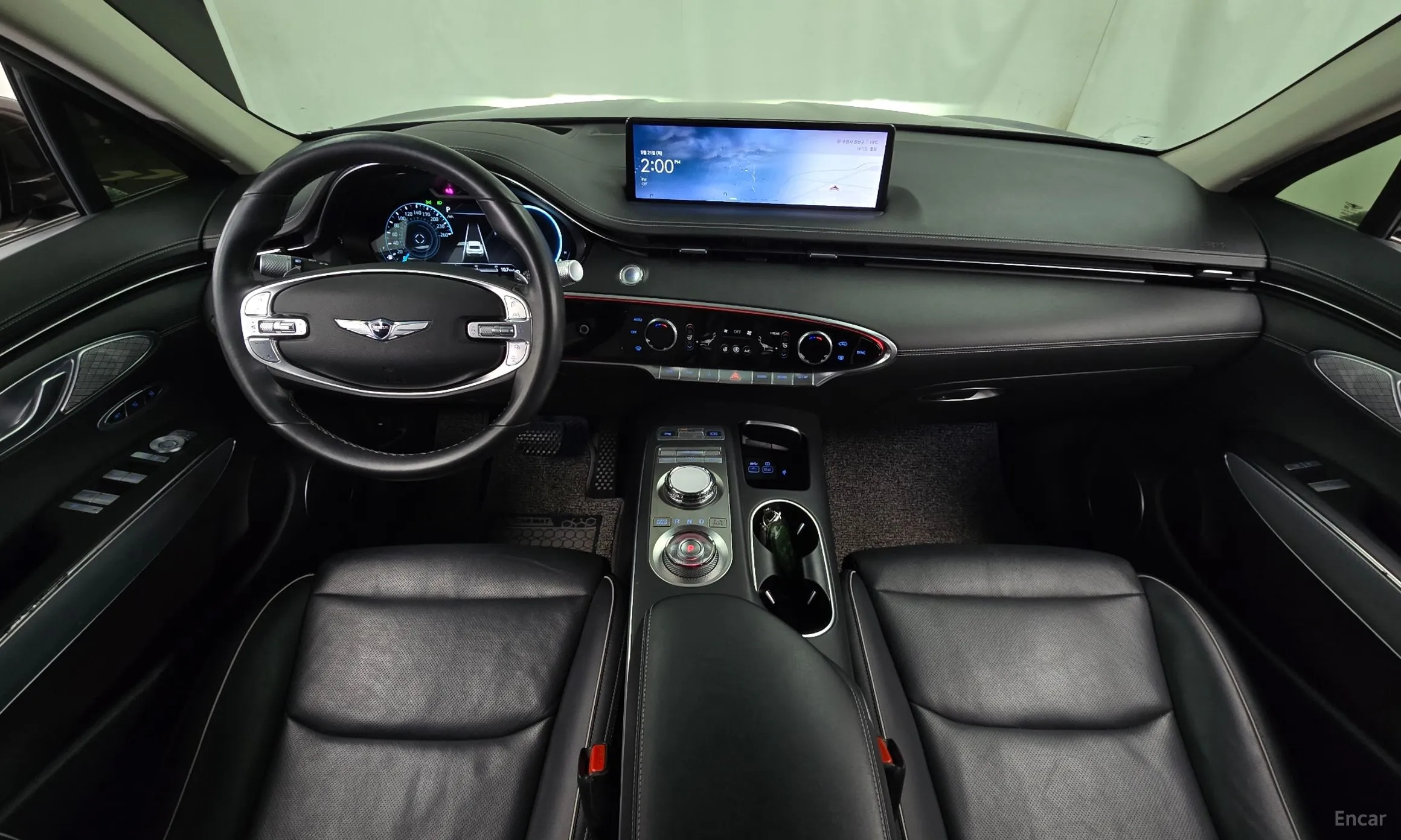 Genesis GV70 превью 7