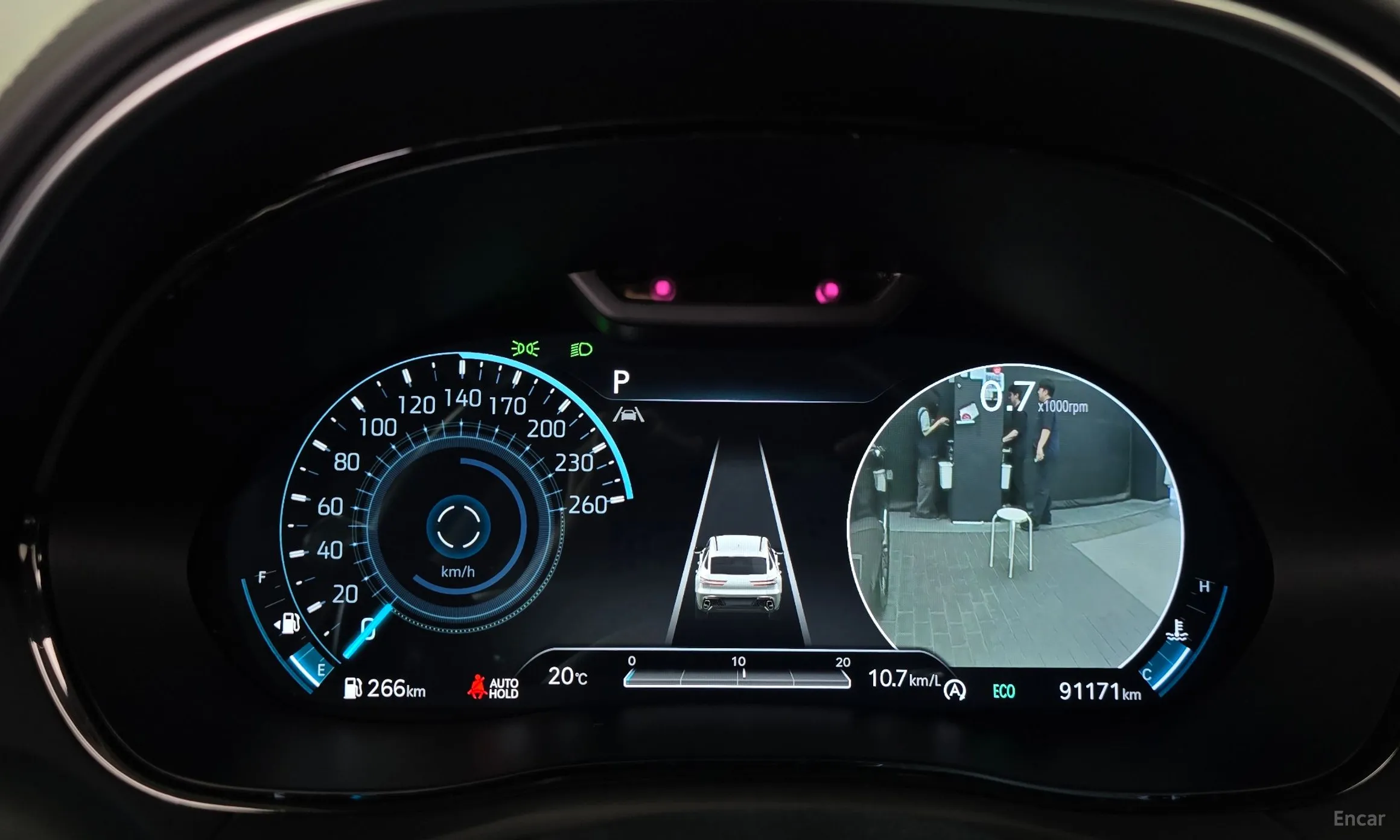Genesis GV70 превью 8