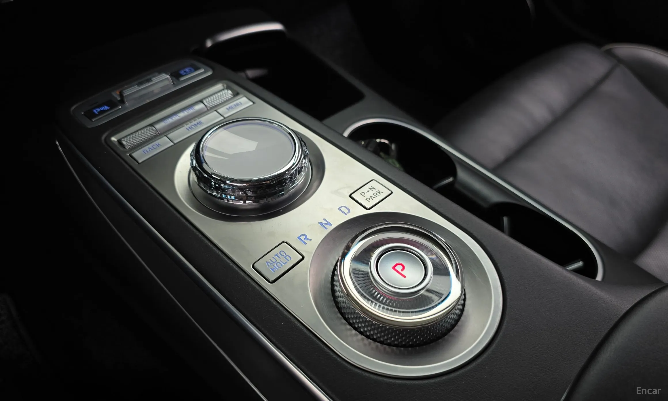 Genesis GV70 превью 9