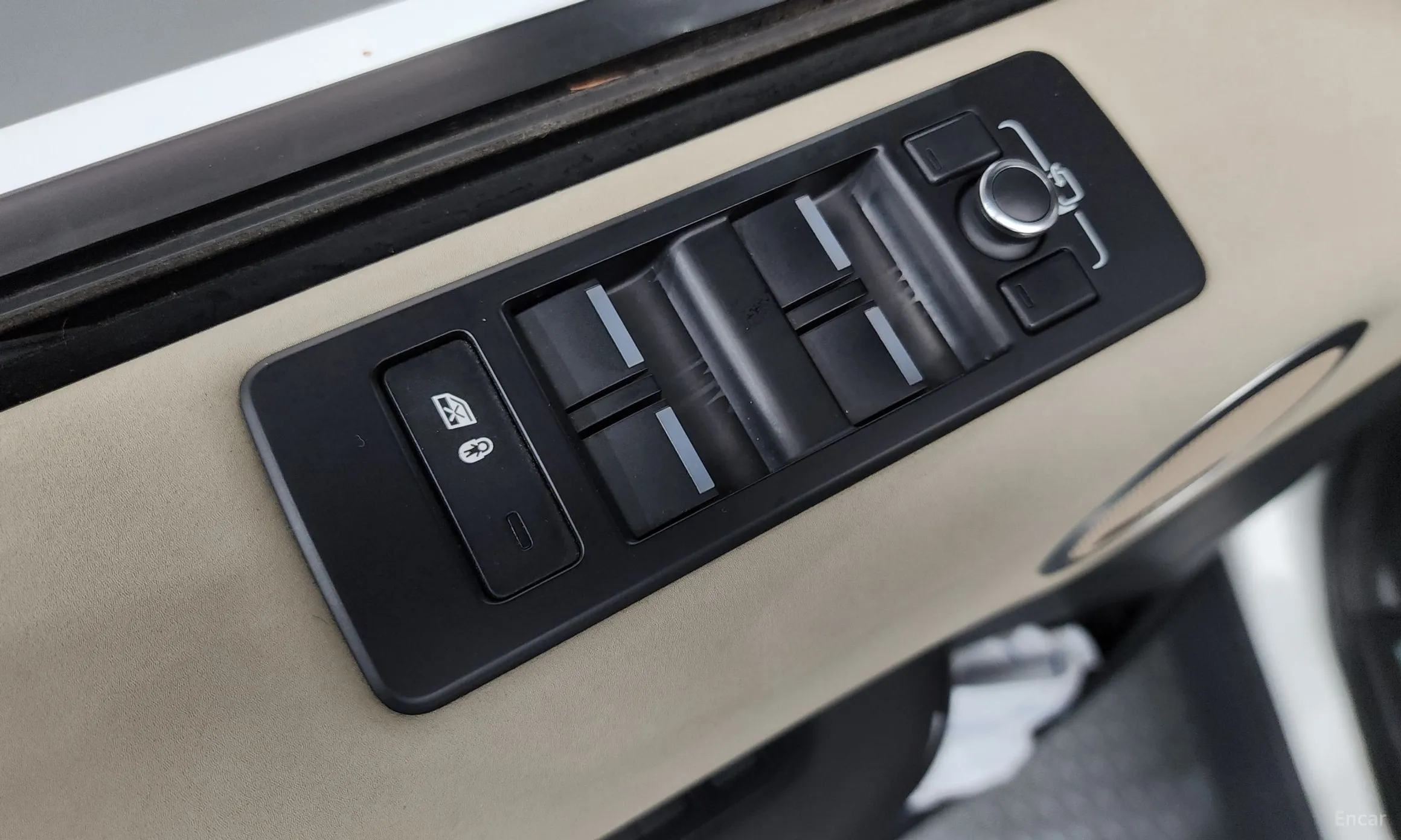 Land Rover Discovery 5 превью 12