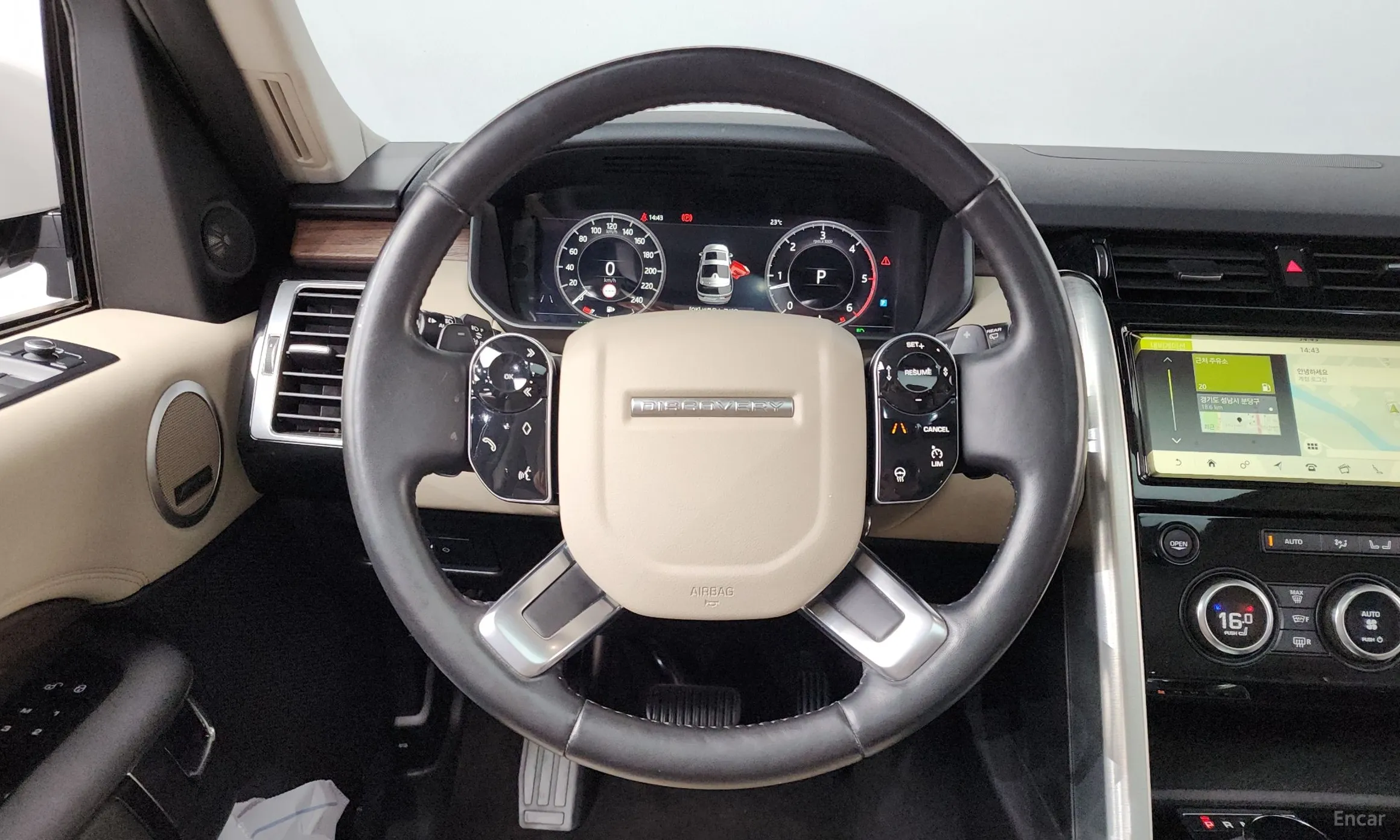 Land Rover Discovery 5 превью 15