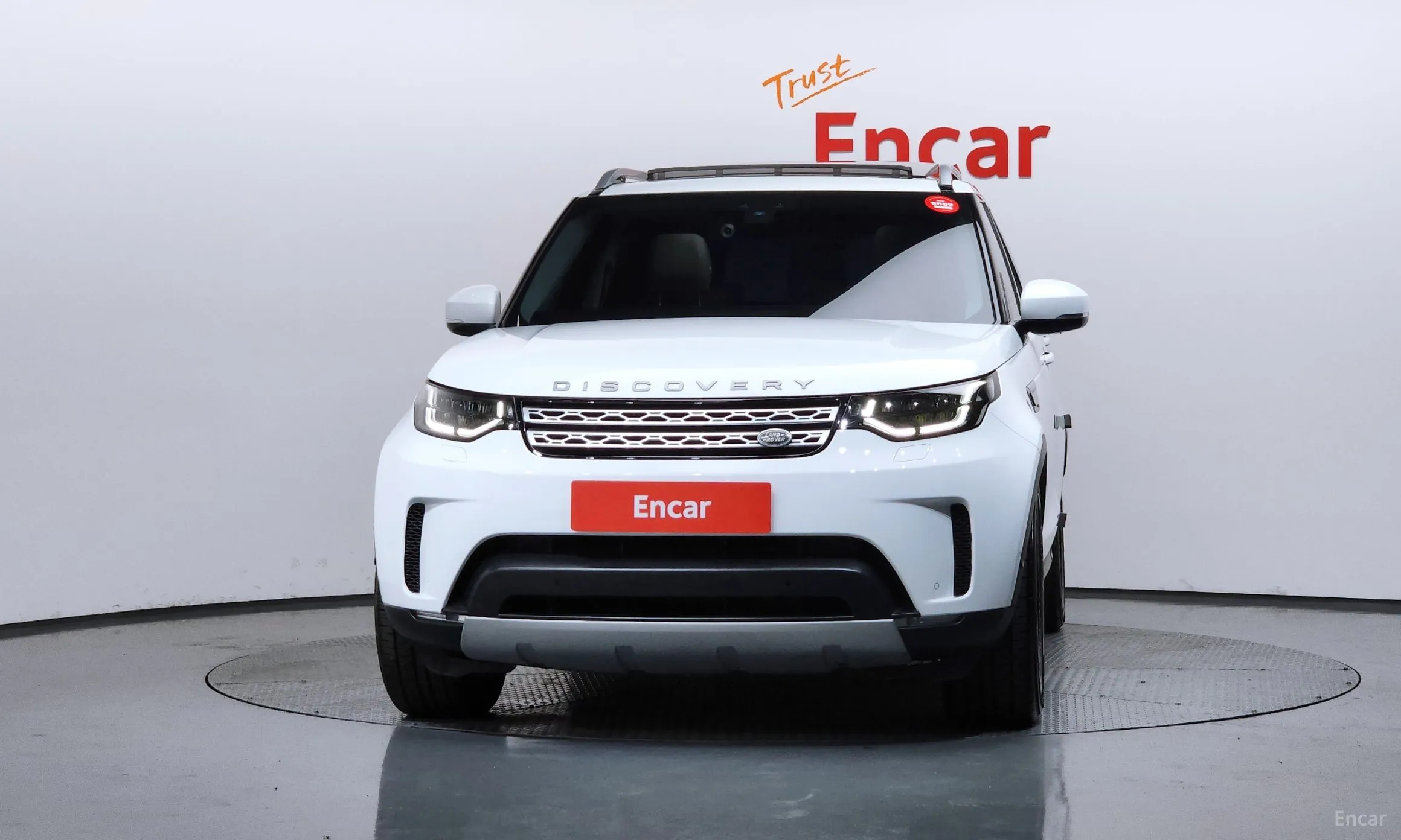 Land Rover Discovery 5 превью 3